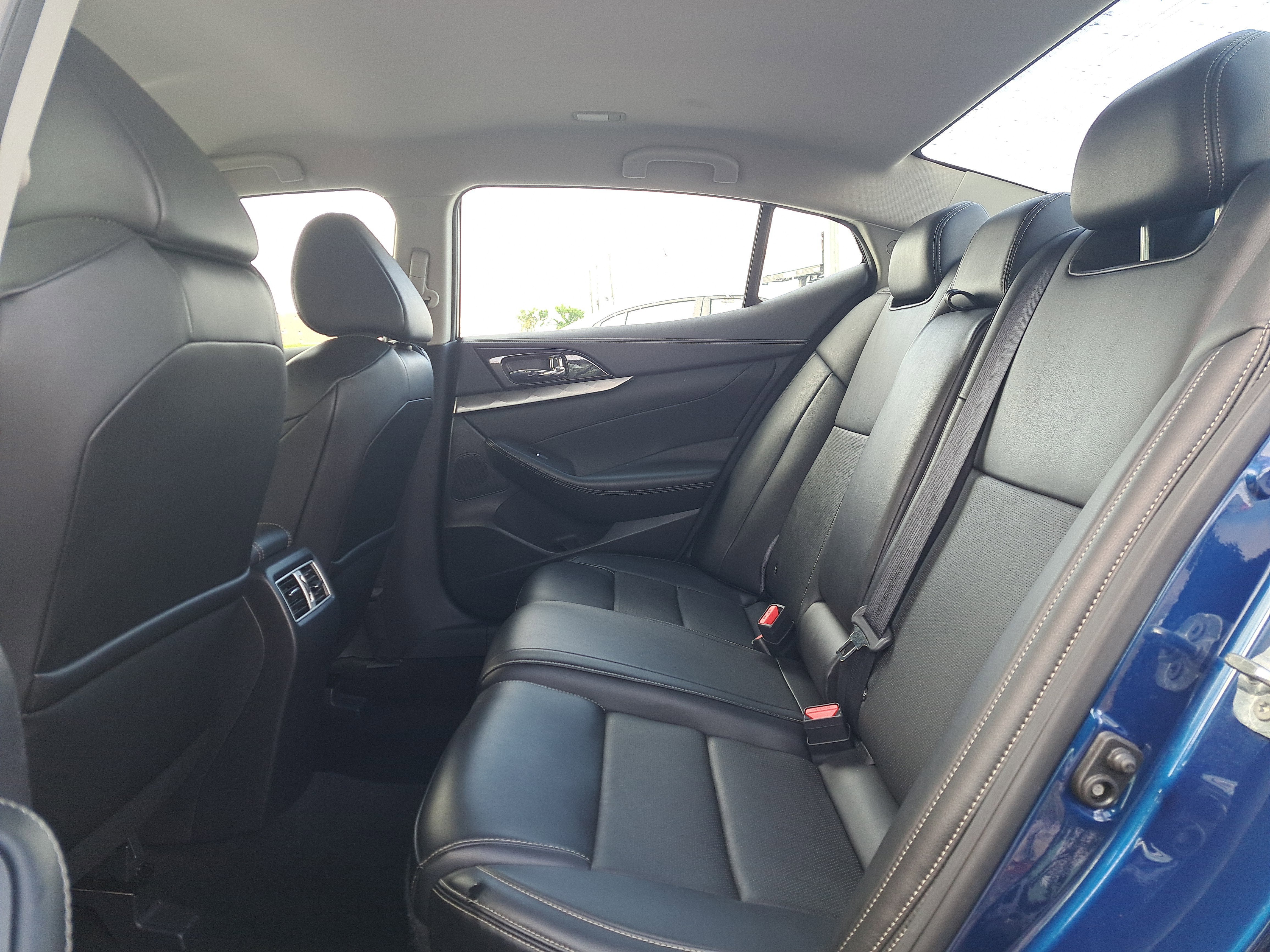 2022 Nissan Maxima SV