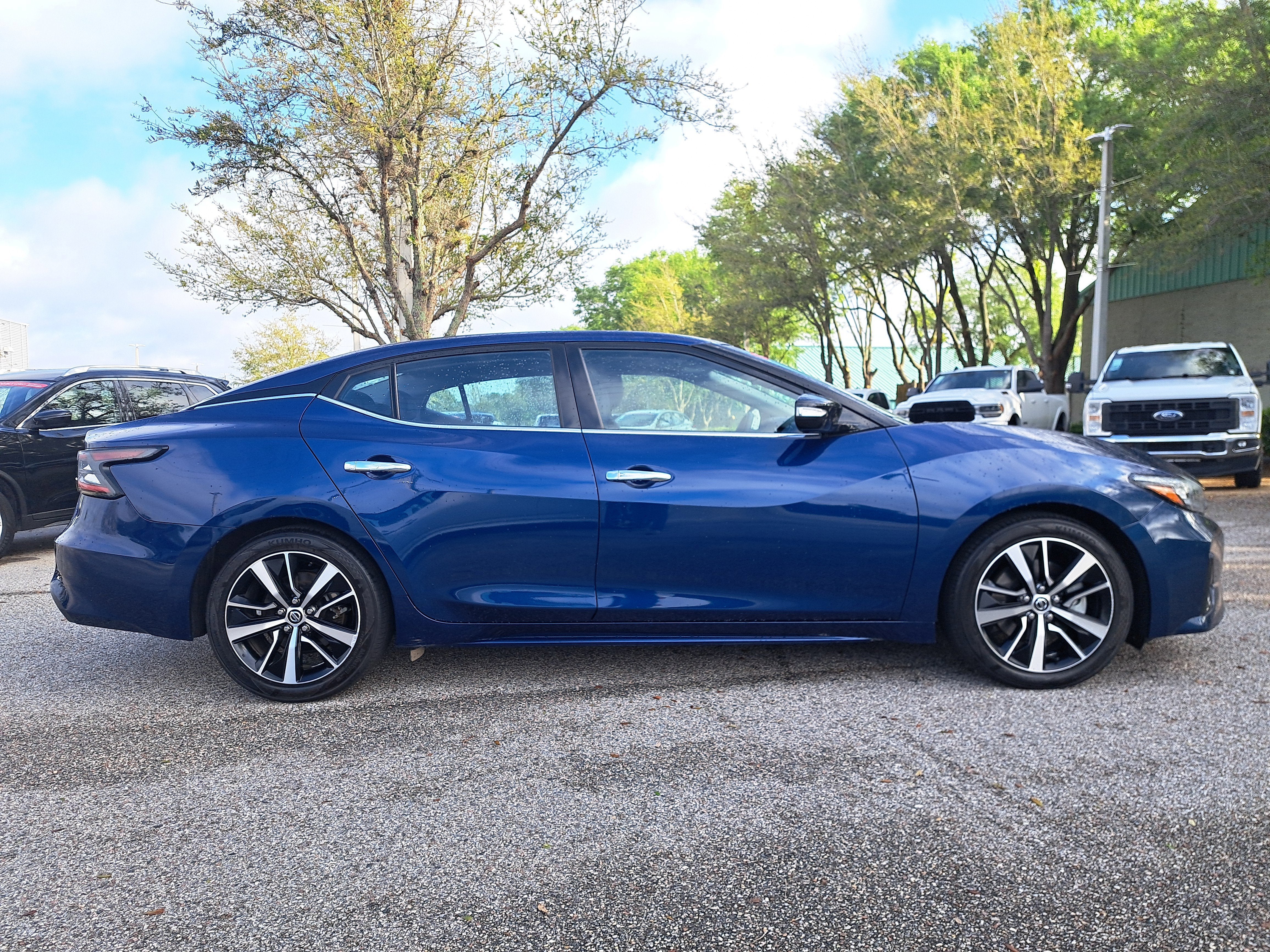 2022 Nissan Maxima SV