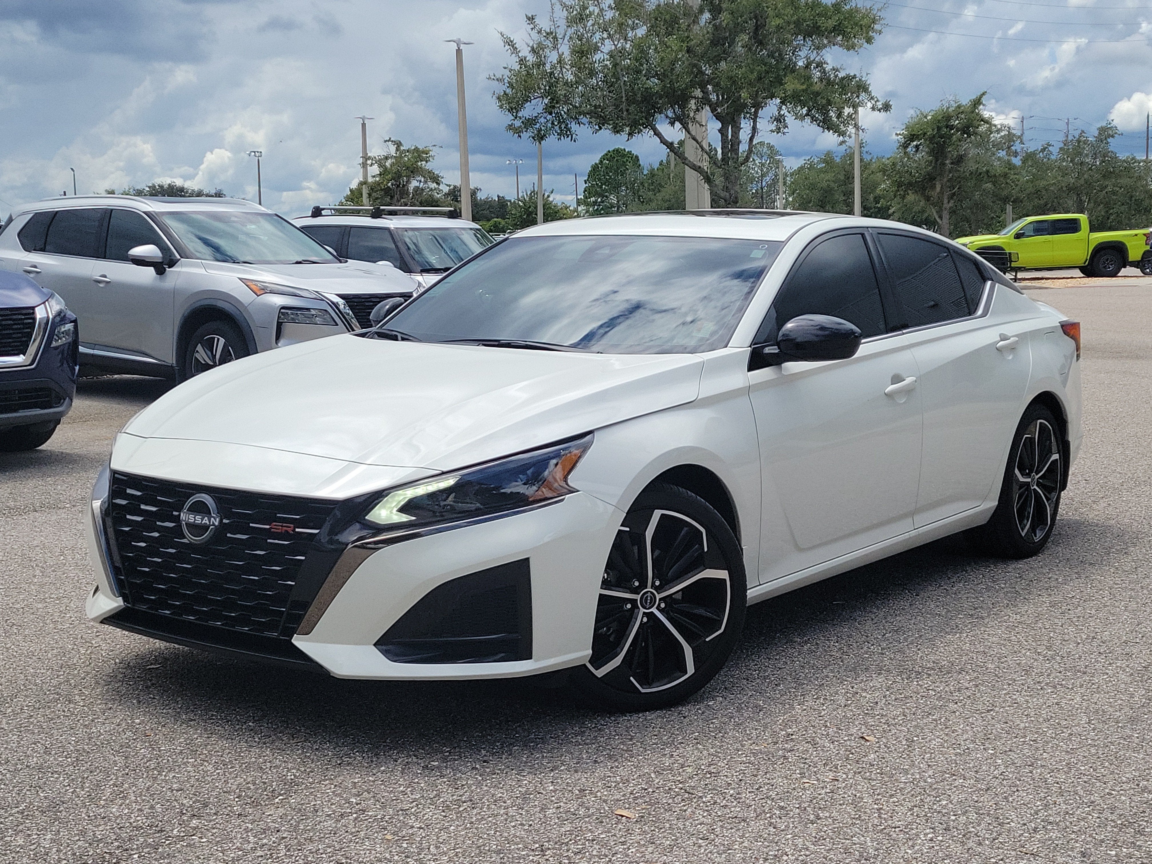 2025 Nissan Altima SR