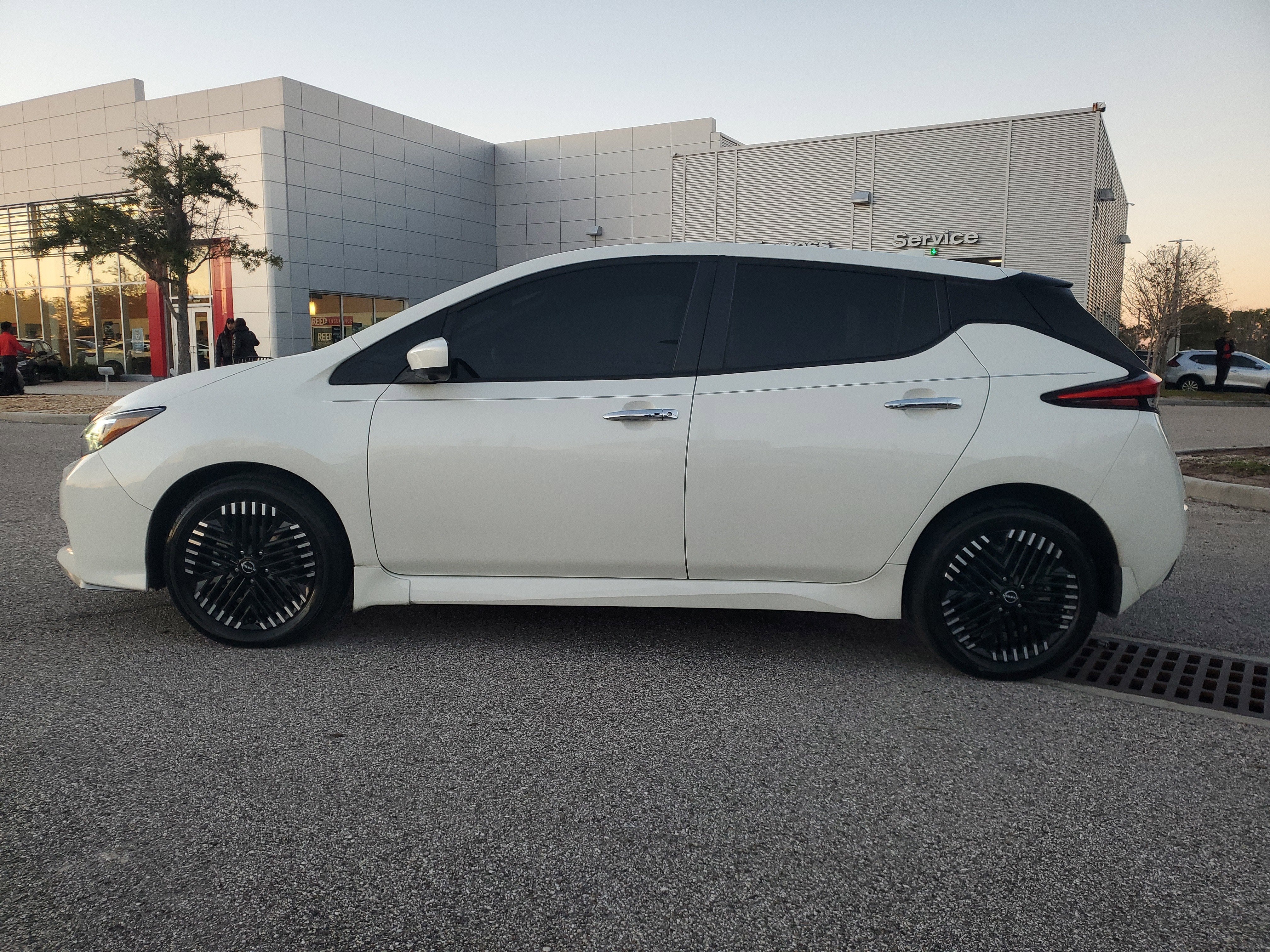 2024 Nissan LEAF SV PLUS