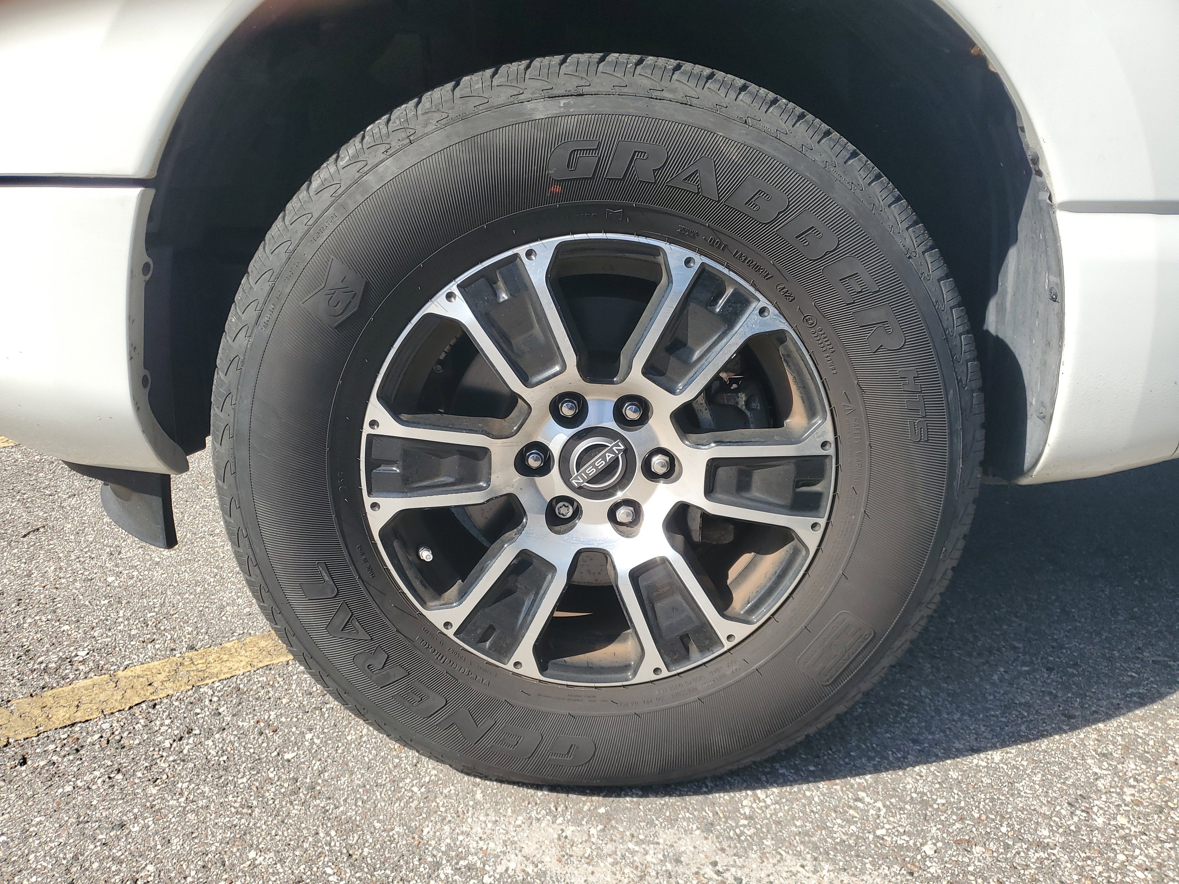 2024 Nissan Titan SV