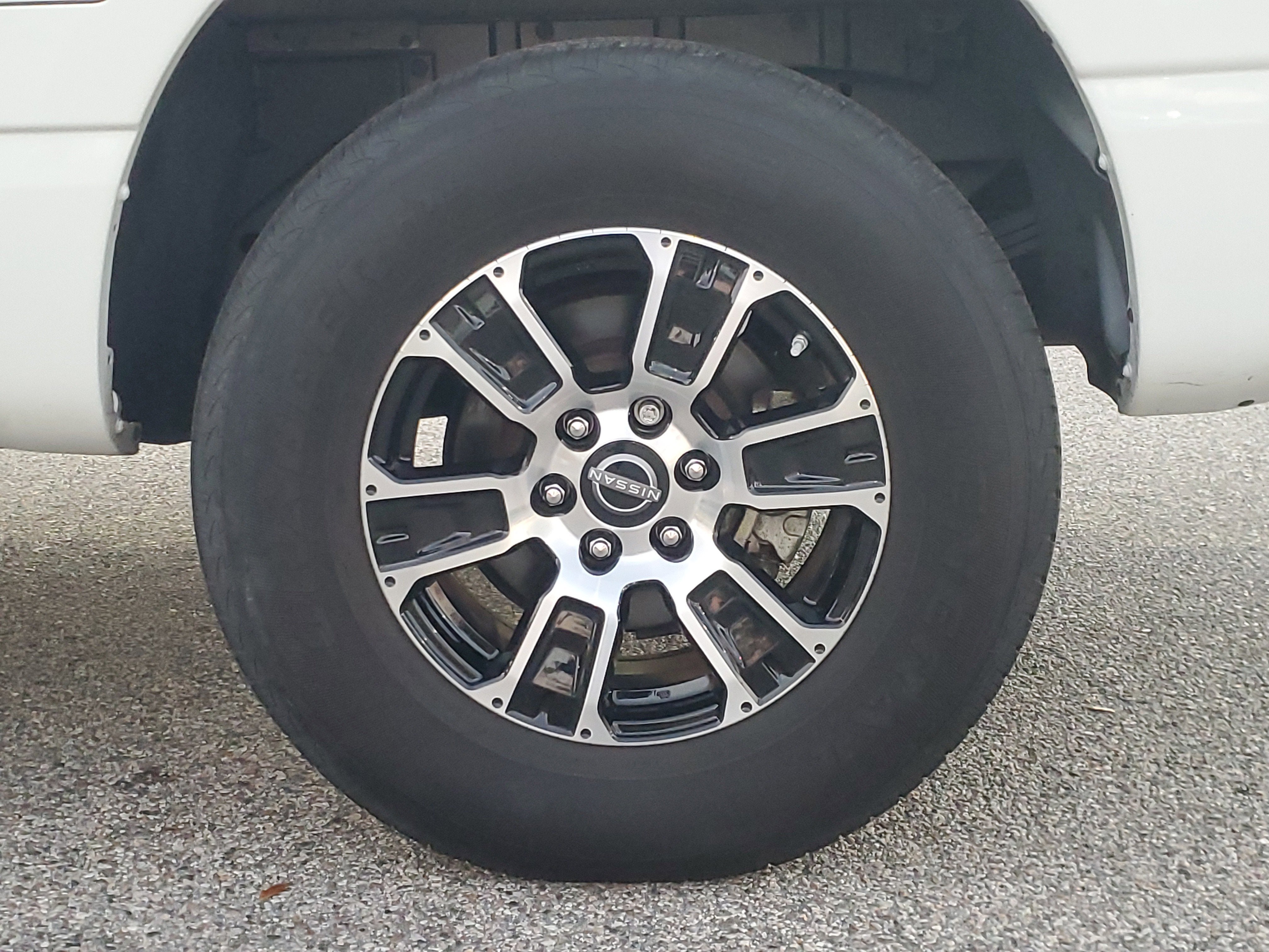 2024 Nissan Titan SV