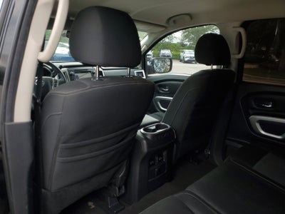 2017 Nissan Titan SV