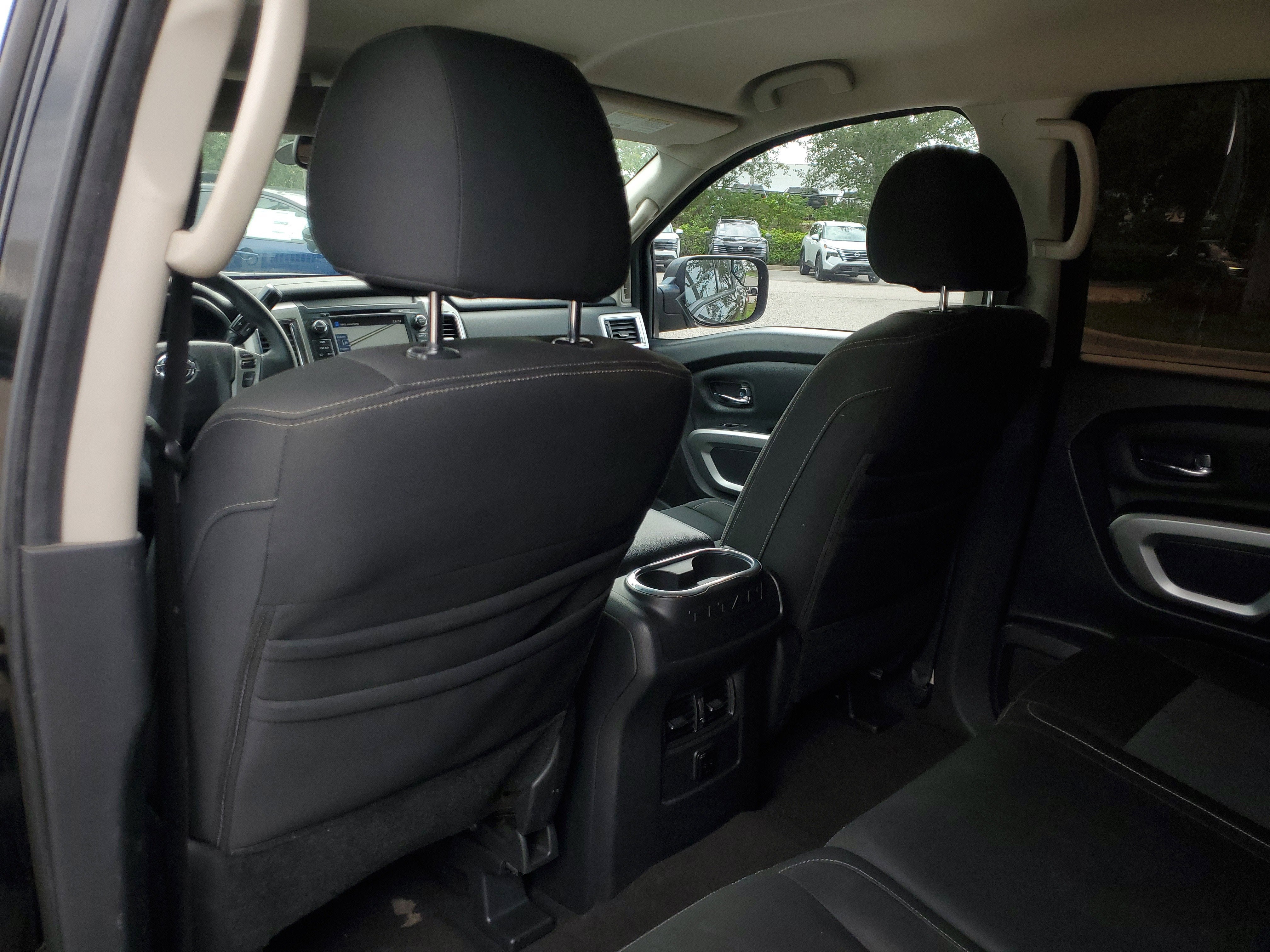 2017 Nissan Titan SV