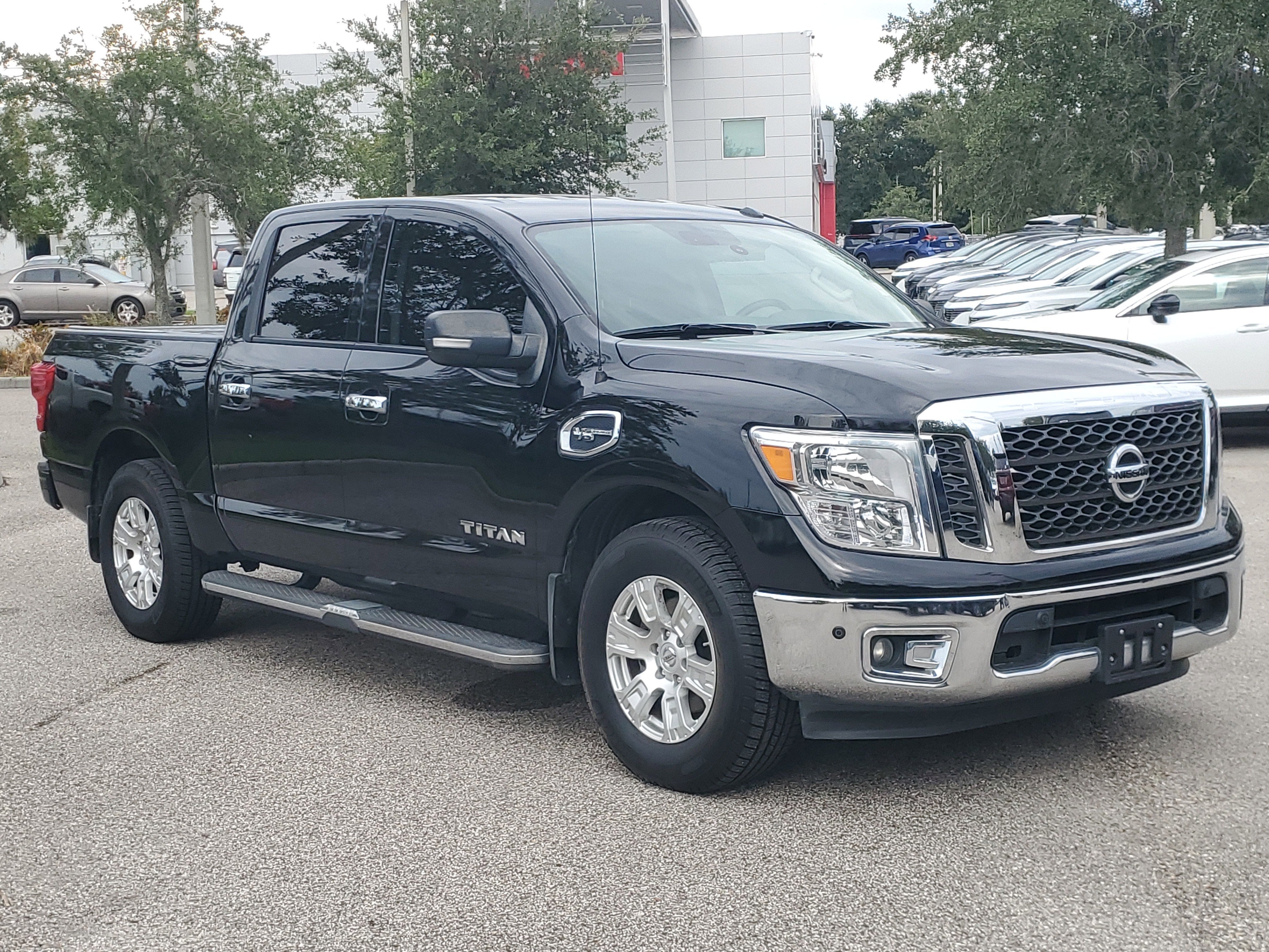 2017 Nissan Titan SV
