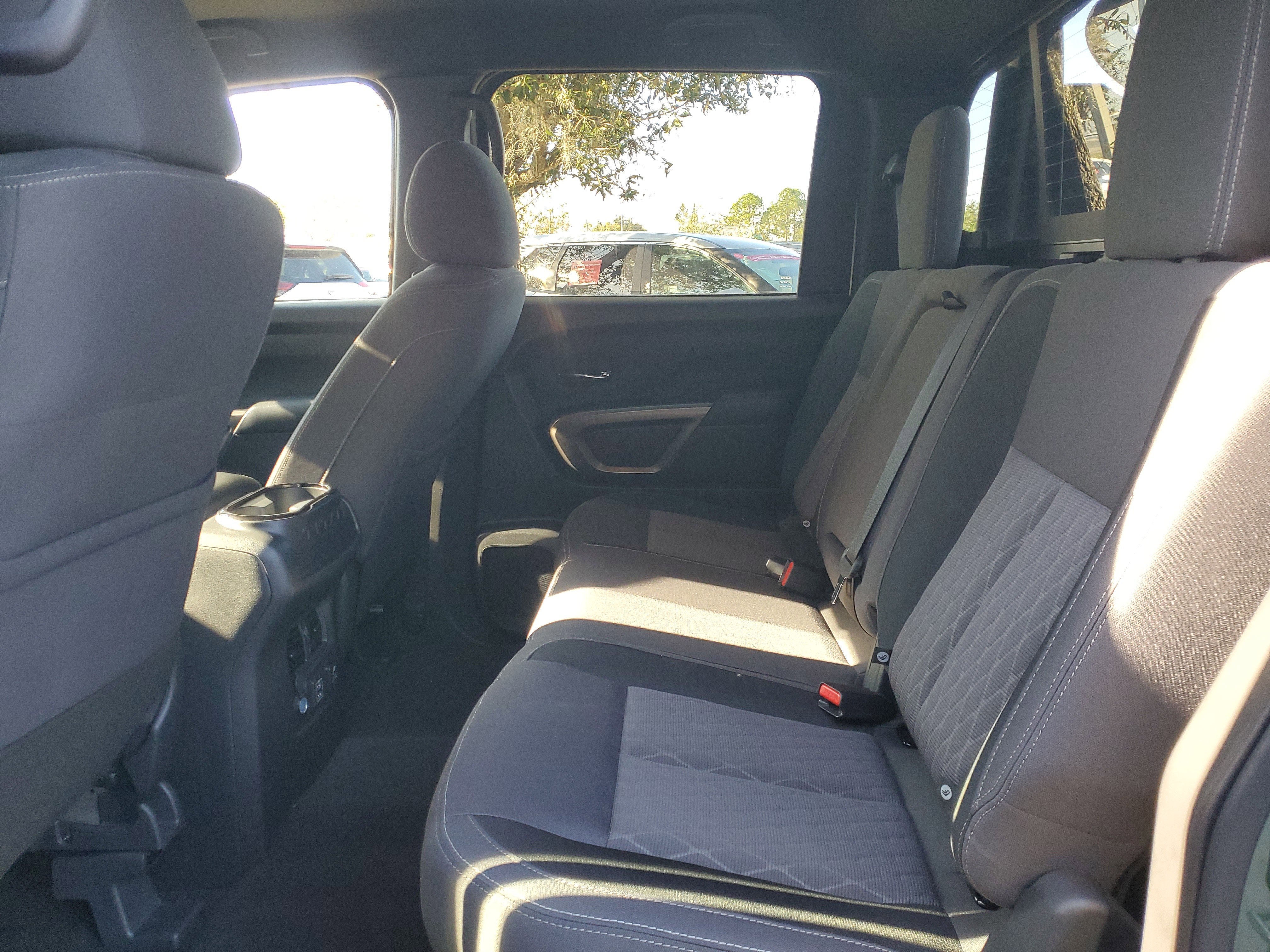 2024 Nissan Titan SV