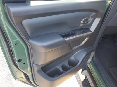 2024 Nissan Titan SV