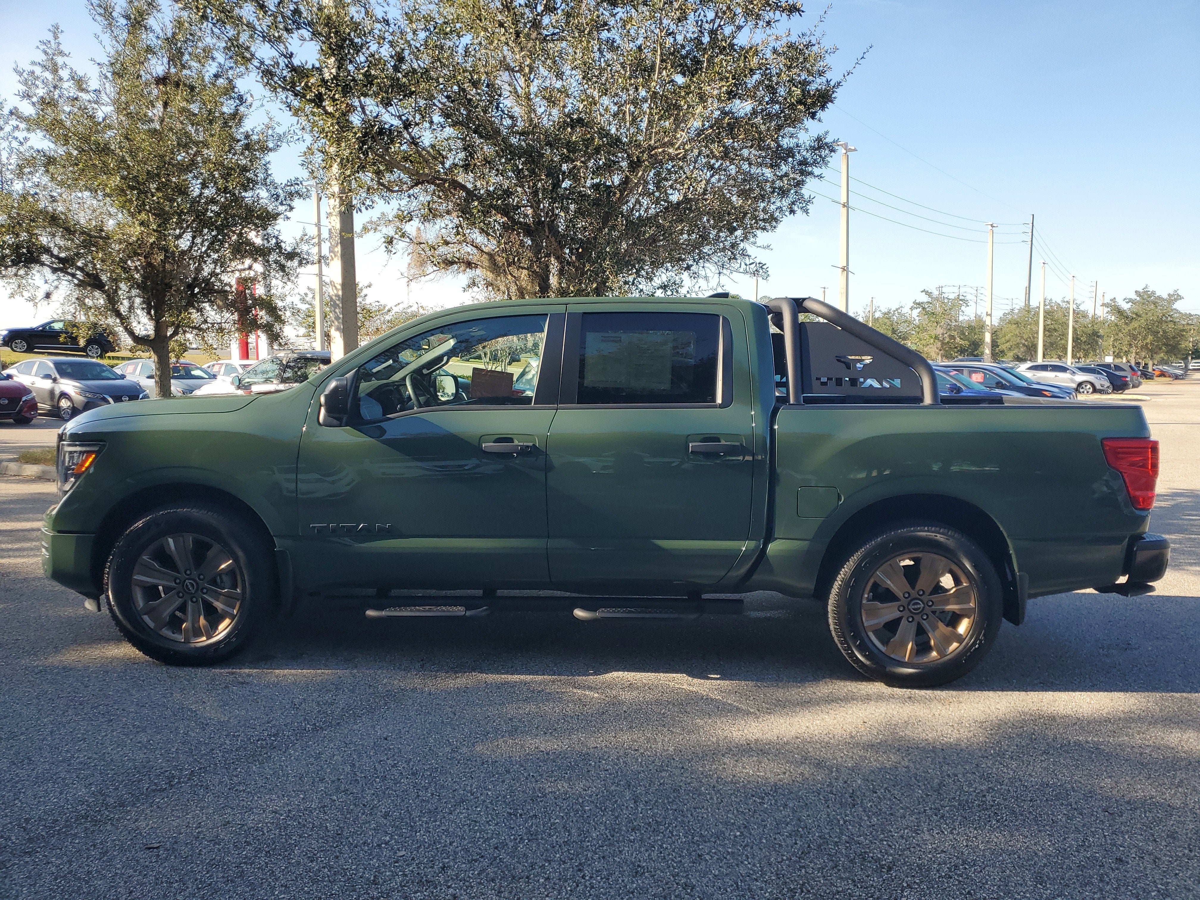 2024 Nissan Titan SV