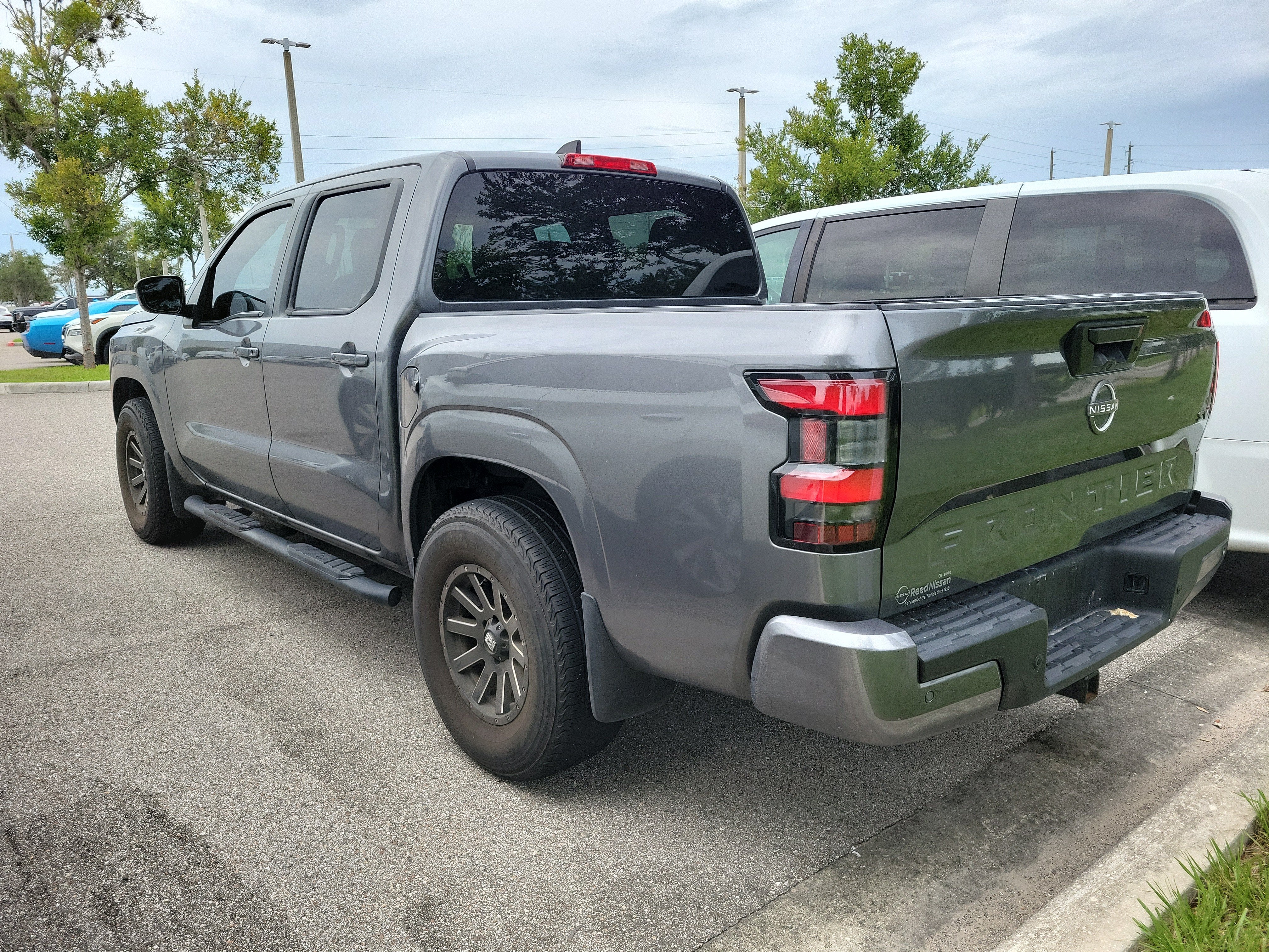 2024 Nissan Frontier SV
