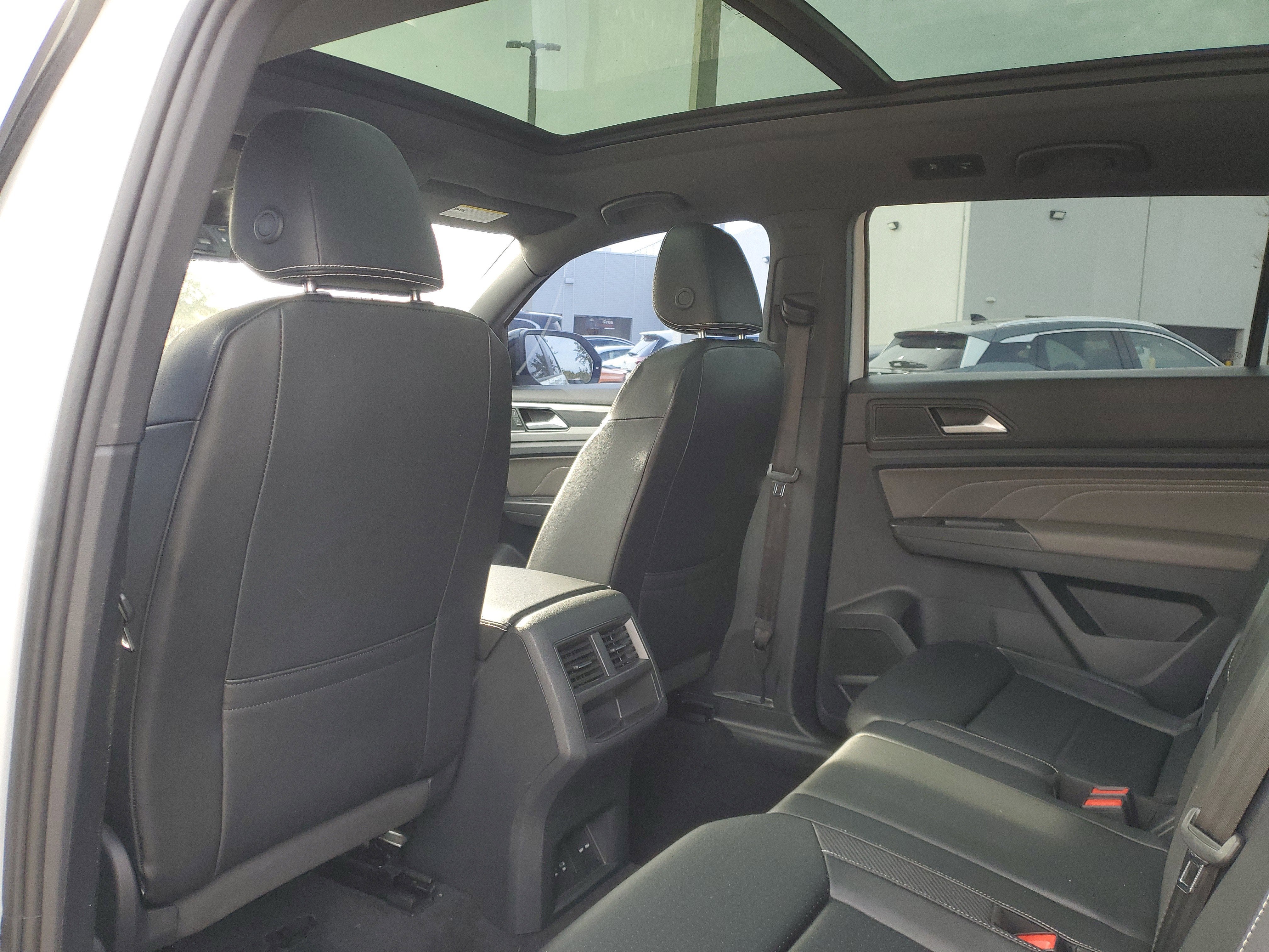 2023 Volkswagen Atlas Cross Sport 3.6L V6 SEL R-Line Black