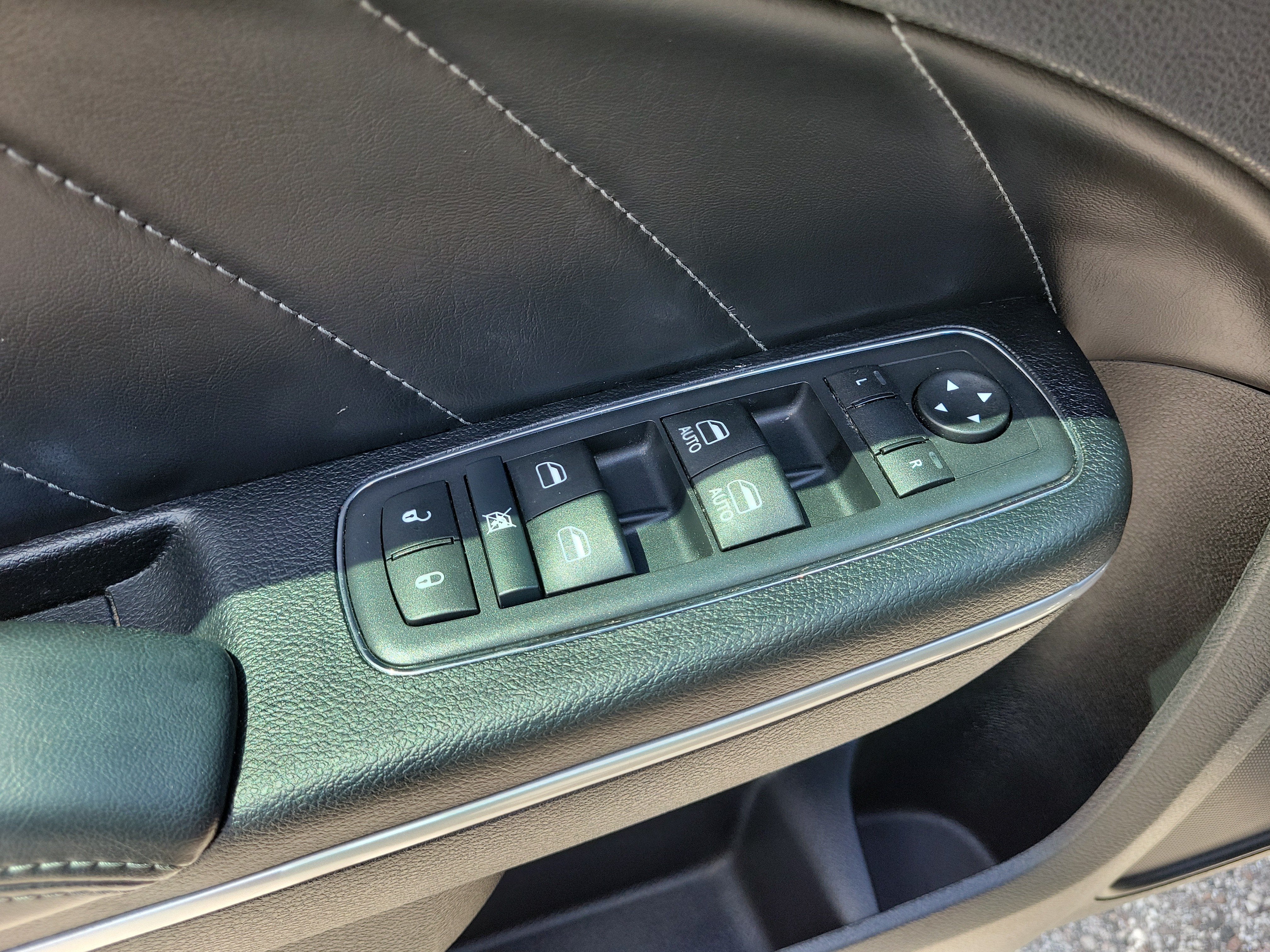 2016 Dodge Charger Road/Track