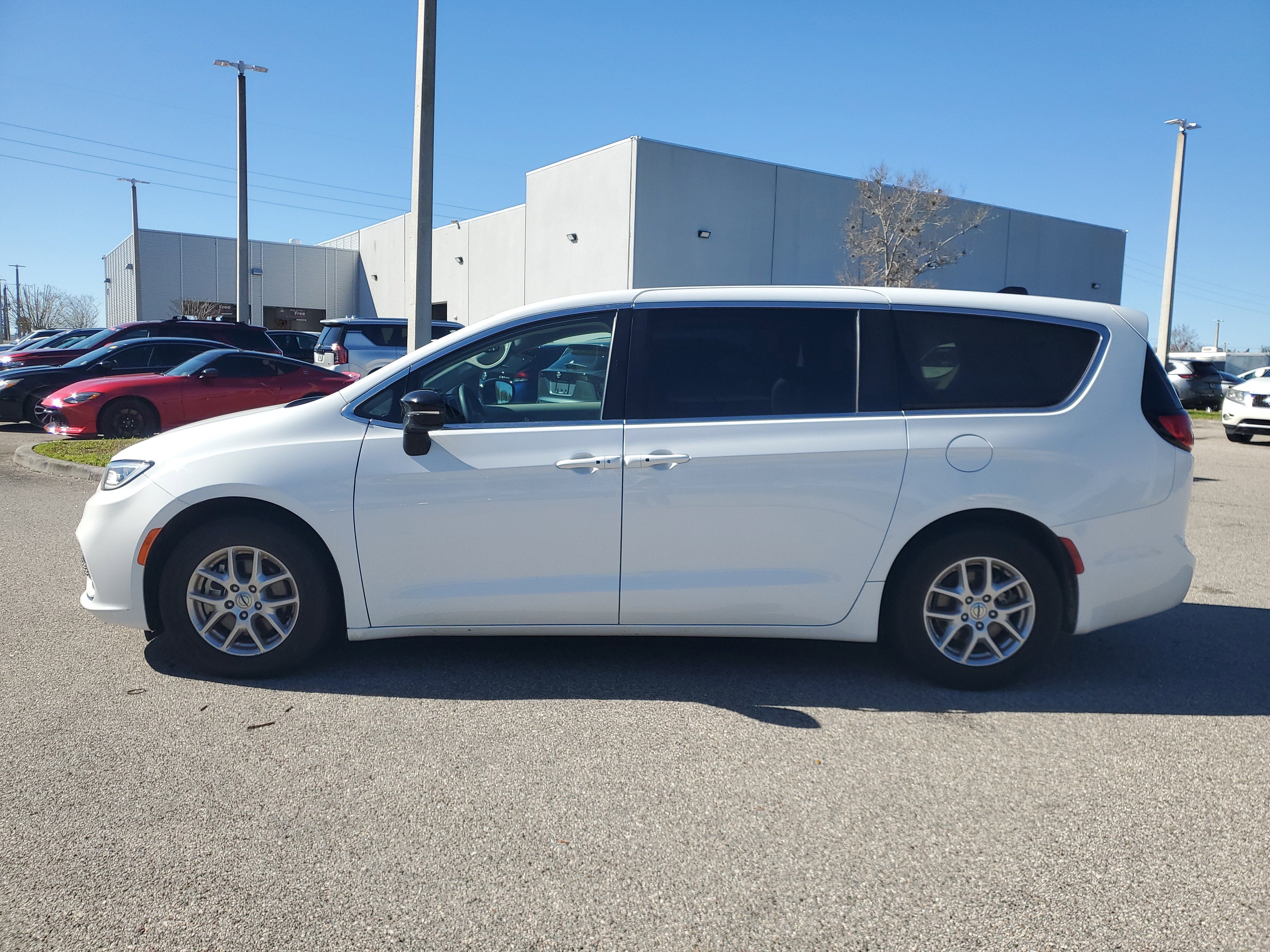 2024 Chrysler Pacifica Touring L