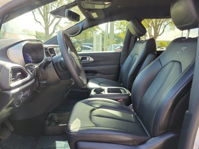 2024 Chrysler Pacifica Hybrid S Appearance Pkg
