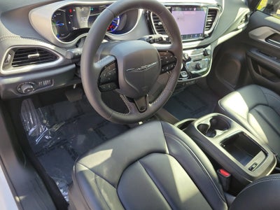 2024 Chrysler Pacifica Hybrid S Appearance Pkg