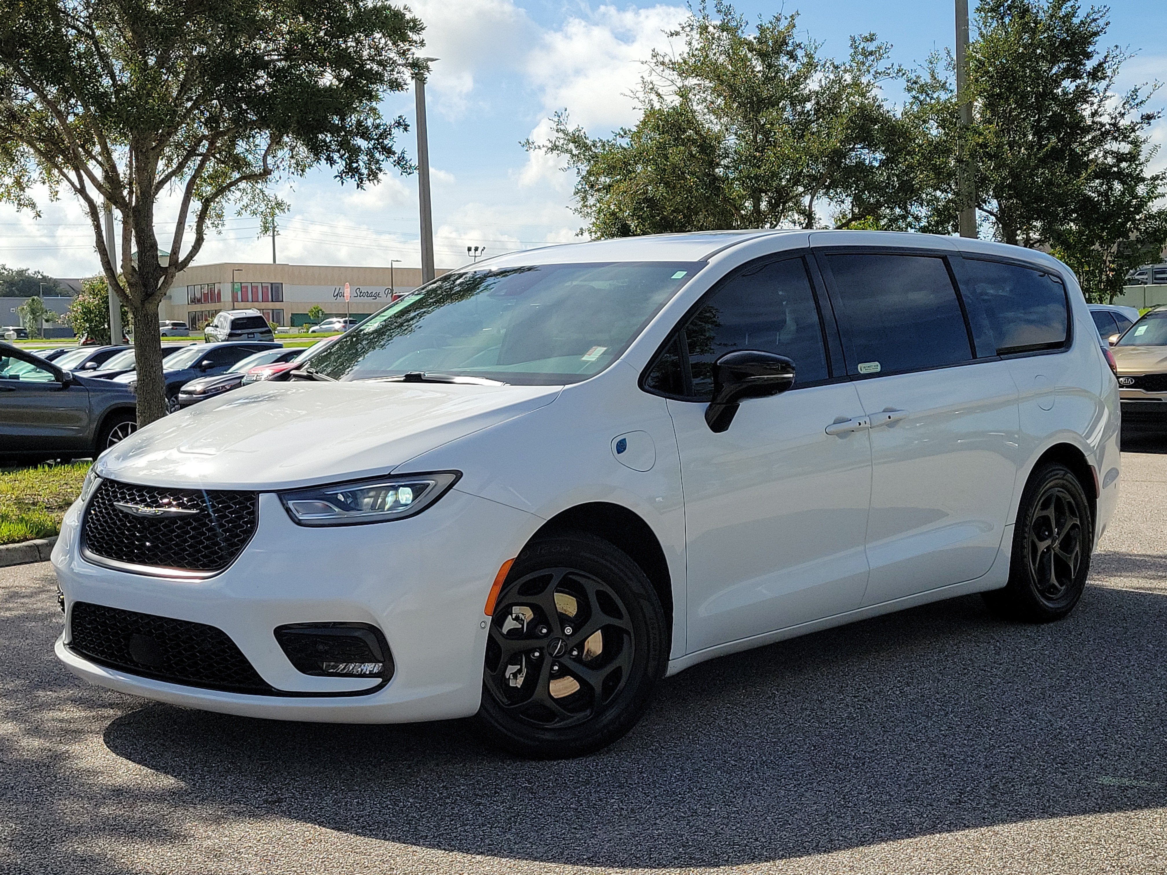 2024 Chrysler Pacifica Hybrid S Appearance Pkg