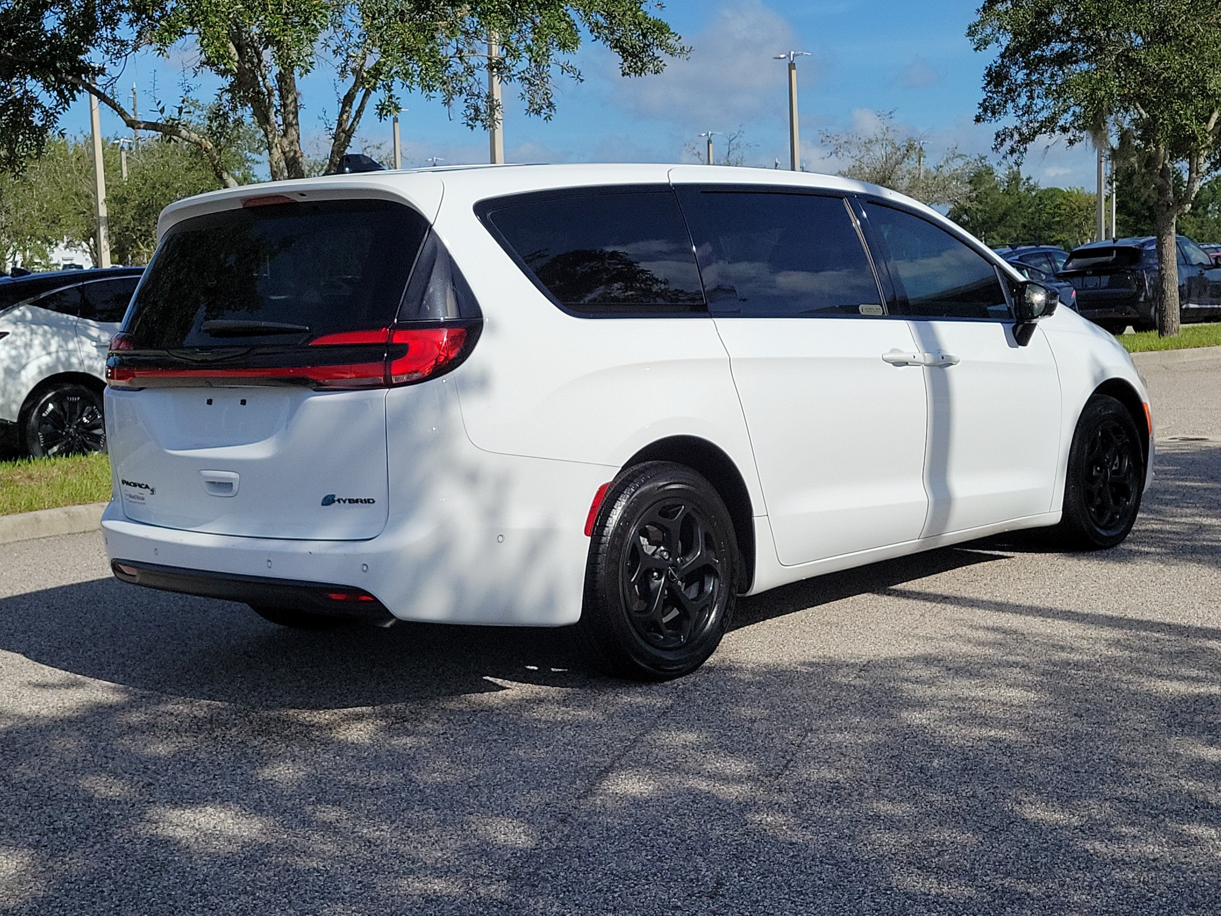 2024 Chrysler Pacifica Hybrid S Appearance Pkg