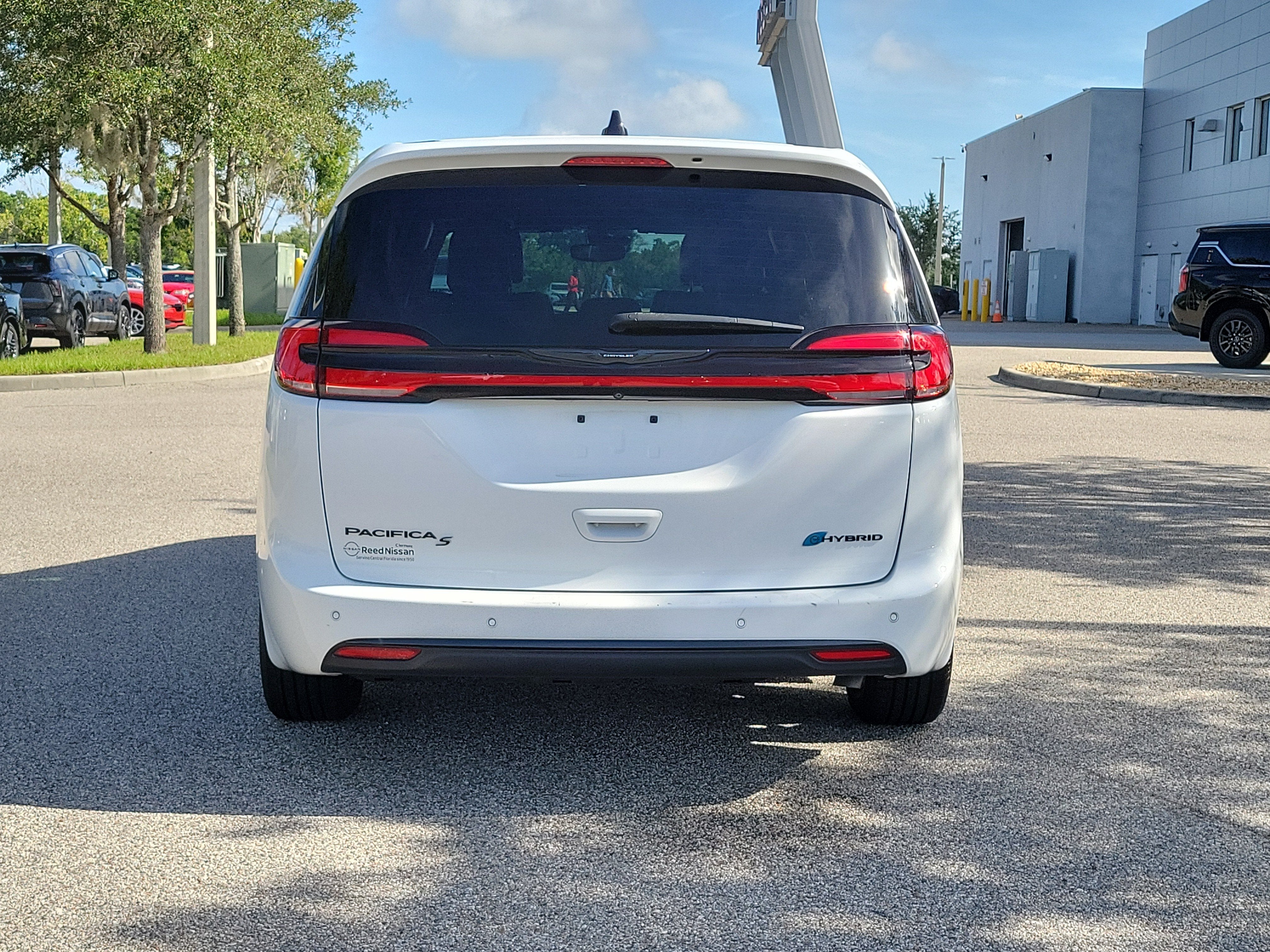 2024 Chrysler Pacifica Hybrid S Appearance Pkg