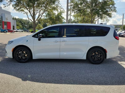 2024 Chrysler Pacifica Hybrid S Appearance Pkg