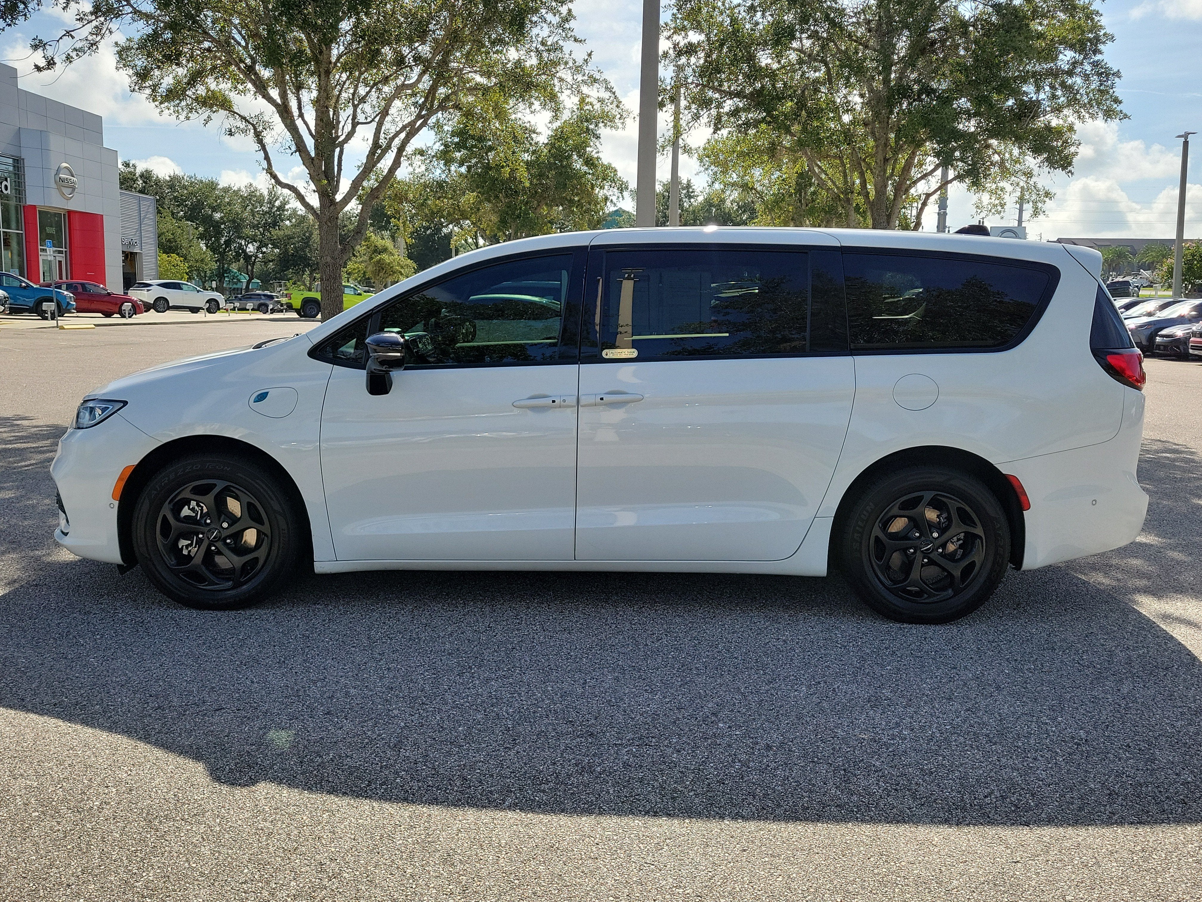 2024 Chrysler Pacifica Hybrid S Appearance Pkg