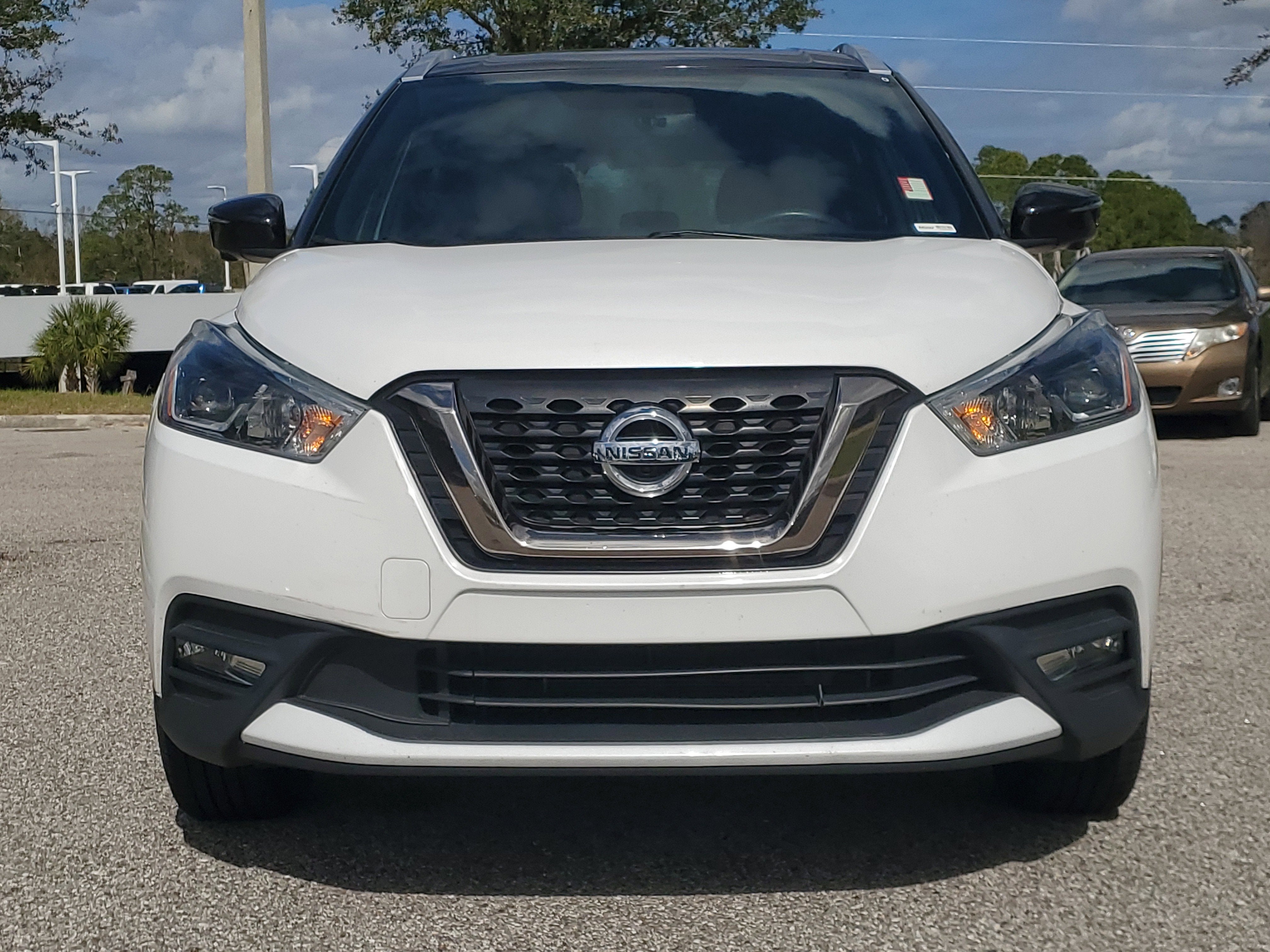 Used 2019 Nissan Kicks SR with VIN 3N1CP5CU2KL529043 for sale in Clermont, FL