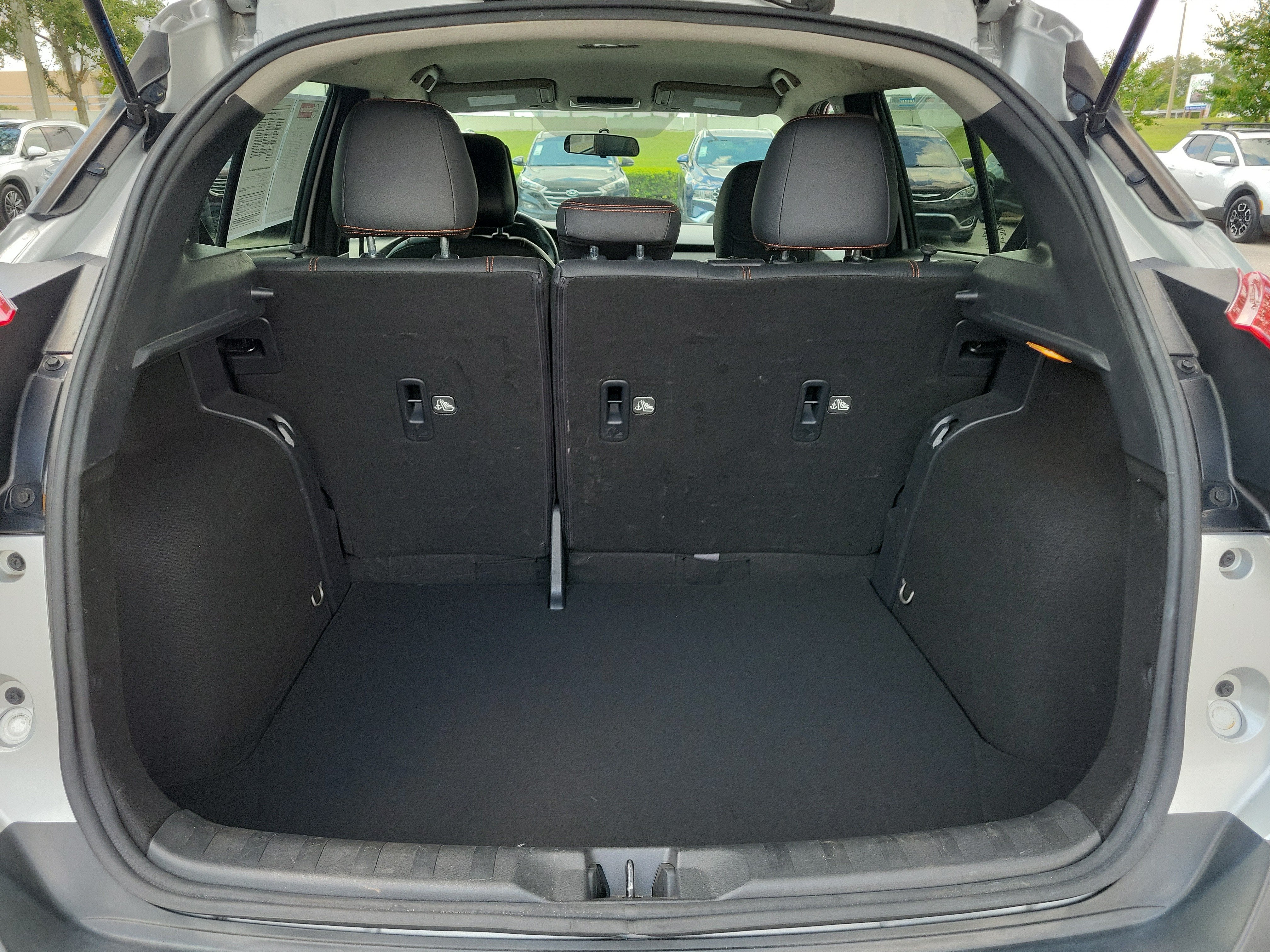 2019 Nissan Kicks SR