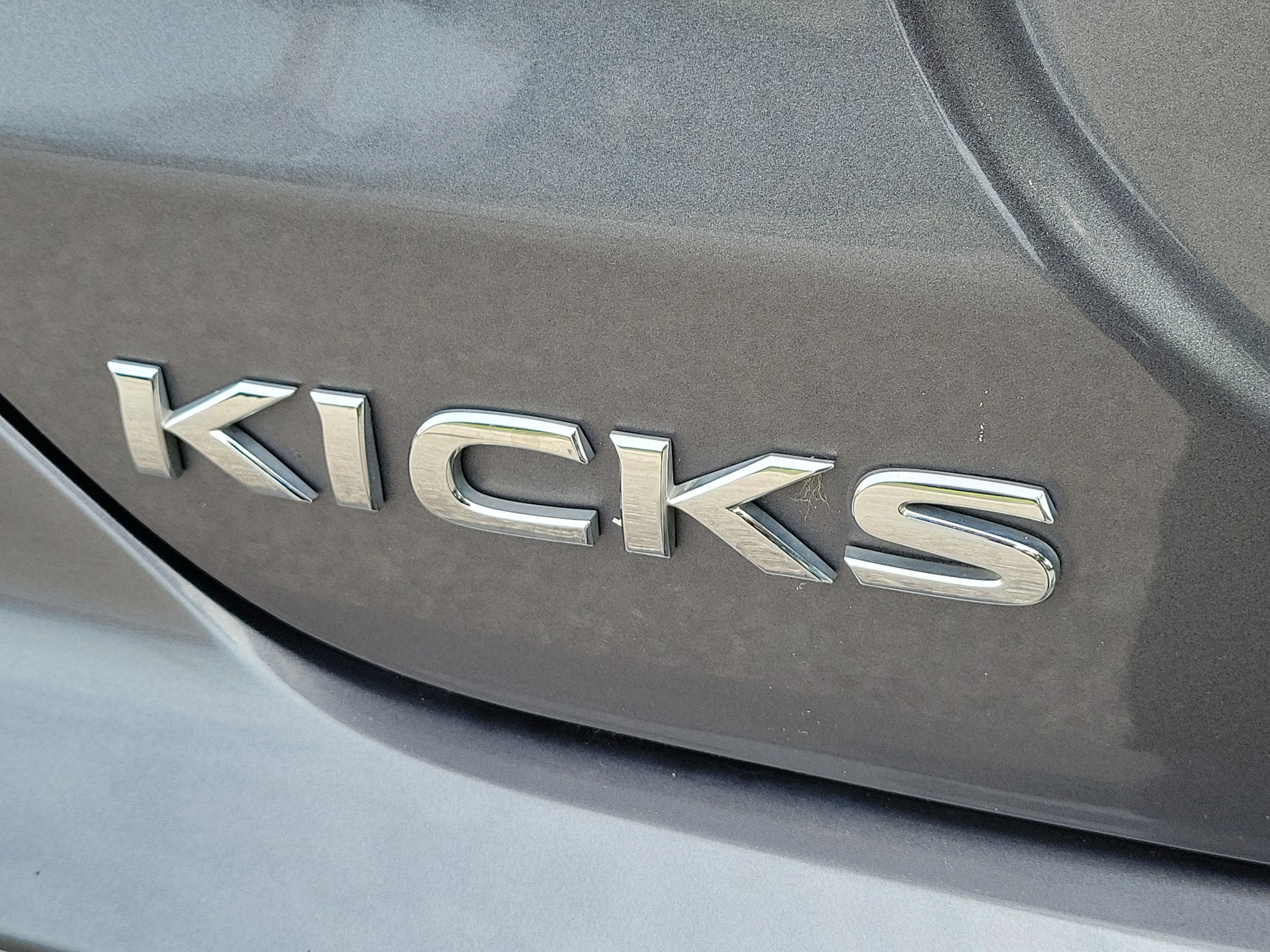 2022 Nissan Kicks SV