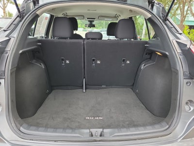 2022 Nissan Kicks SV
