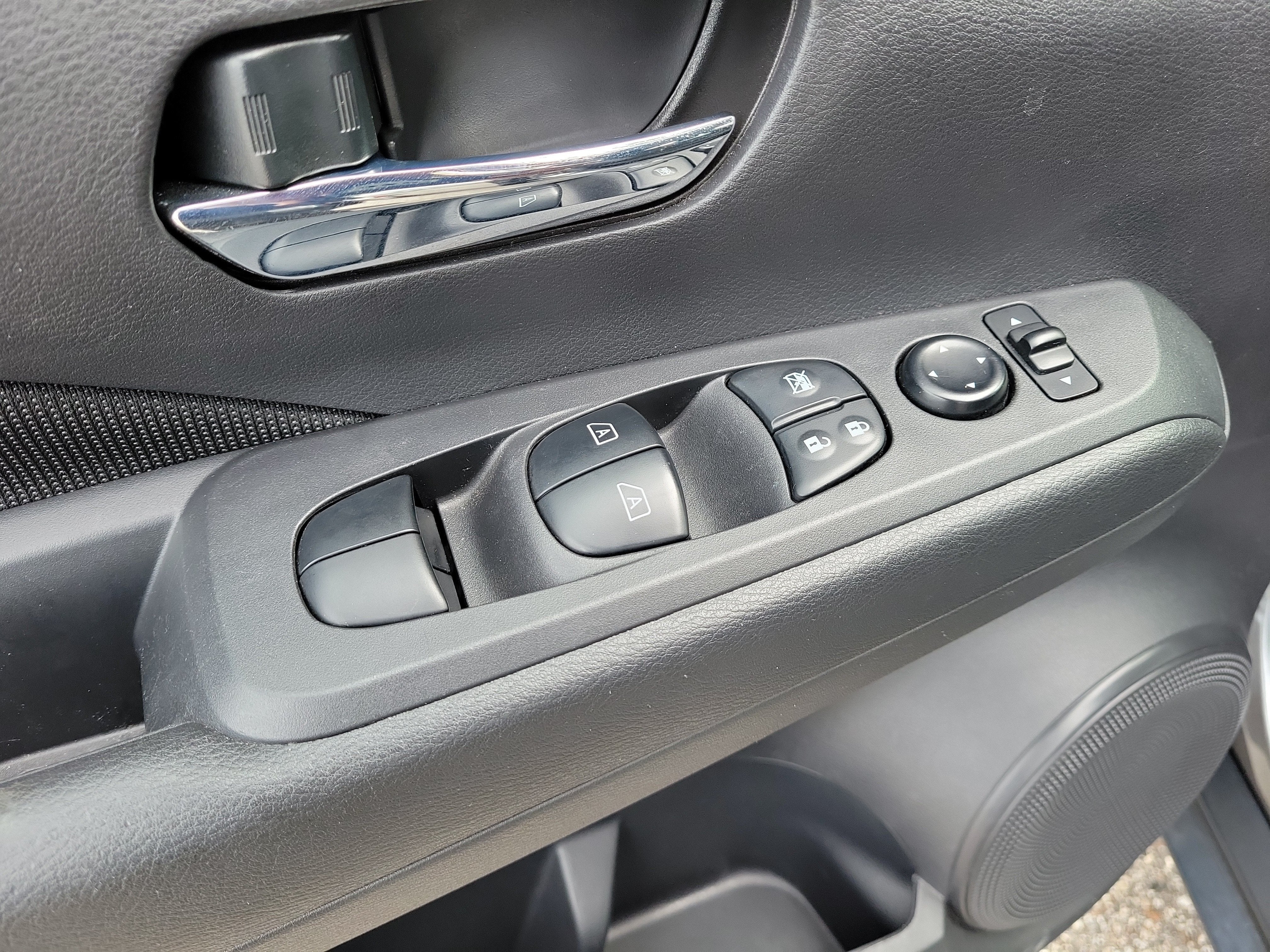 2022 Nissan Kicks SV