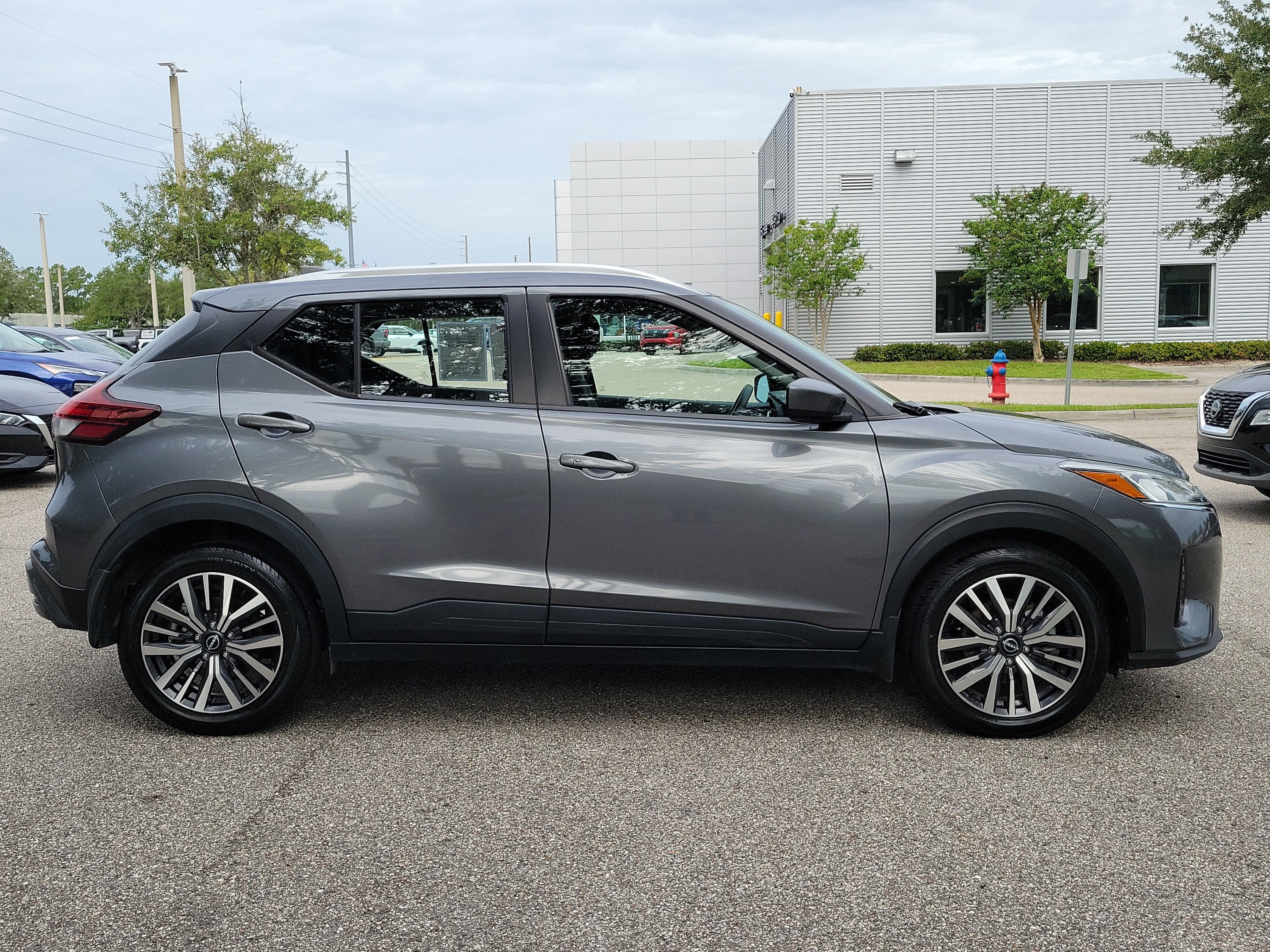 2022 Nissan Kicks SV