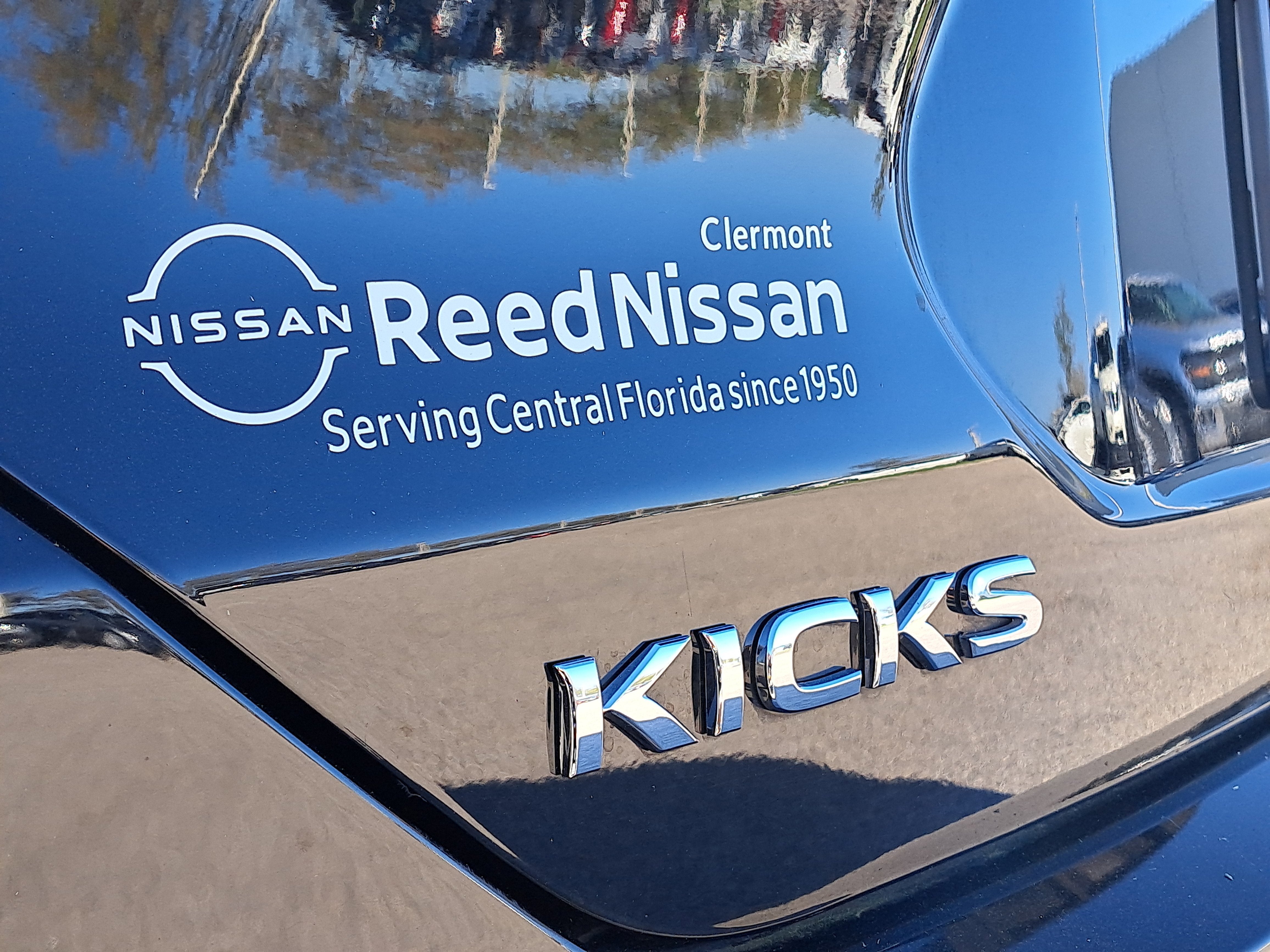 2024 Nissan Kicks SR