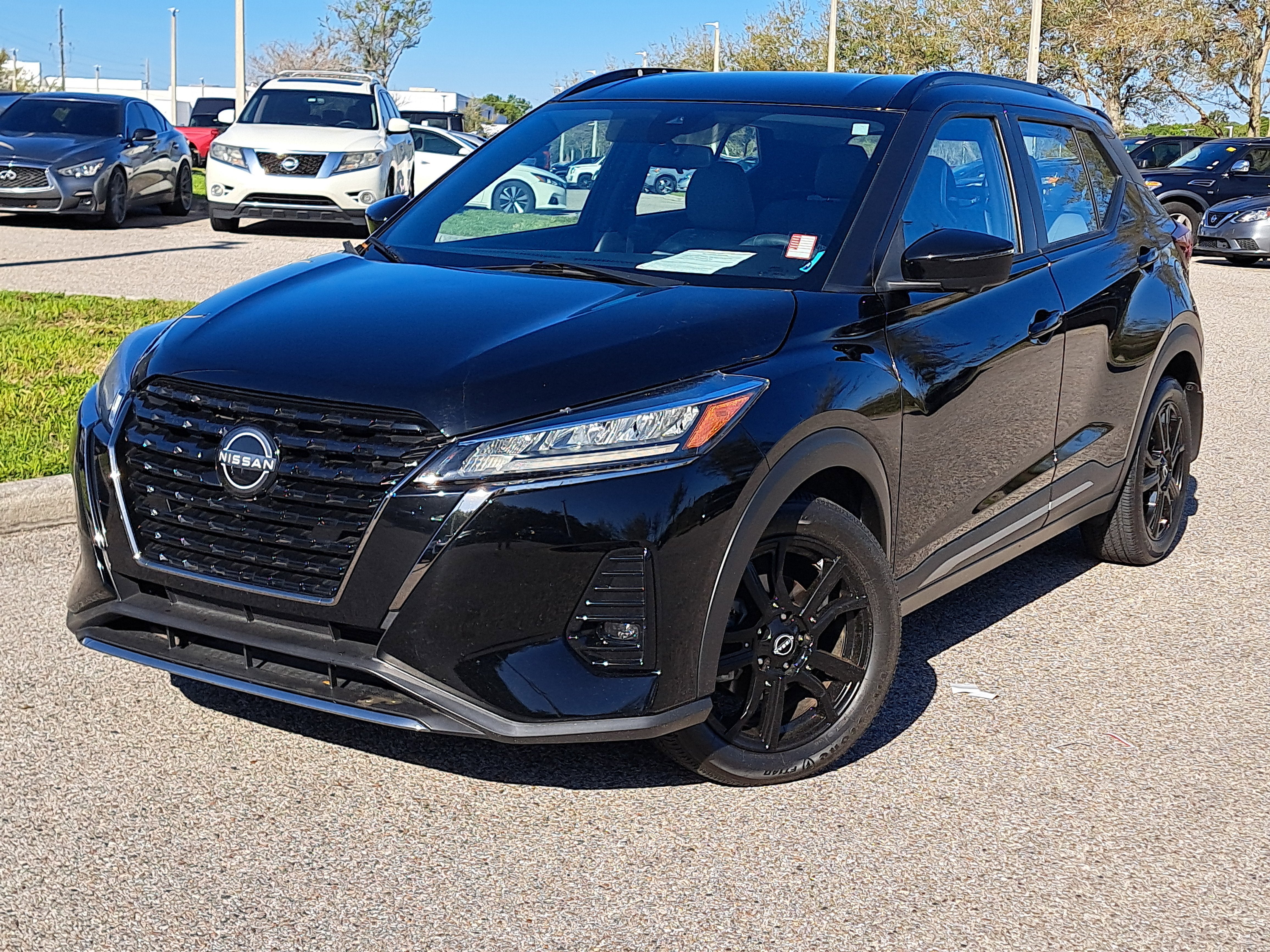 2024 Nissan Kicks SR