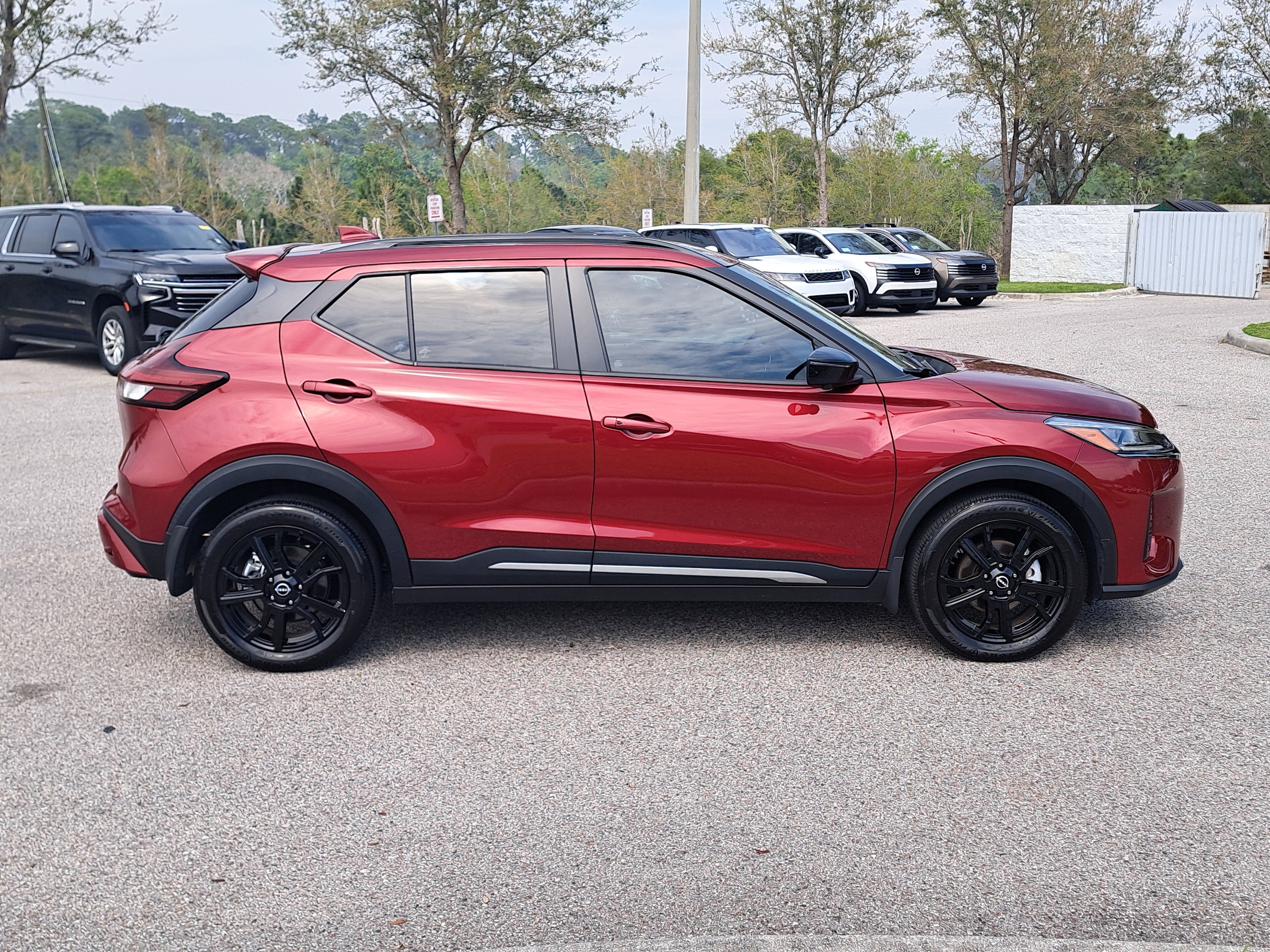 2024 Nissan Kicks SR