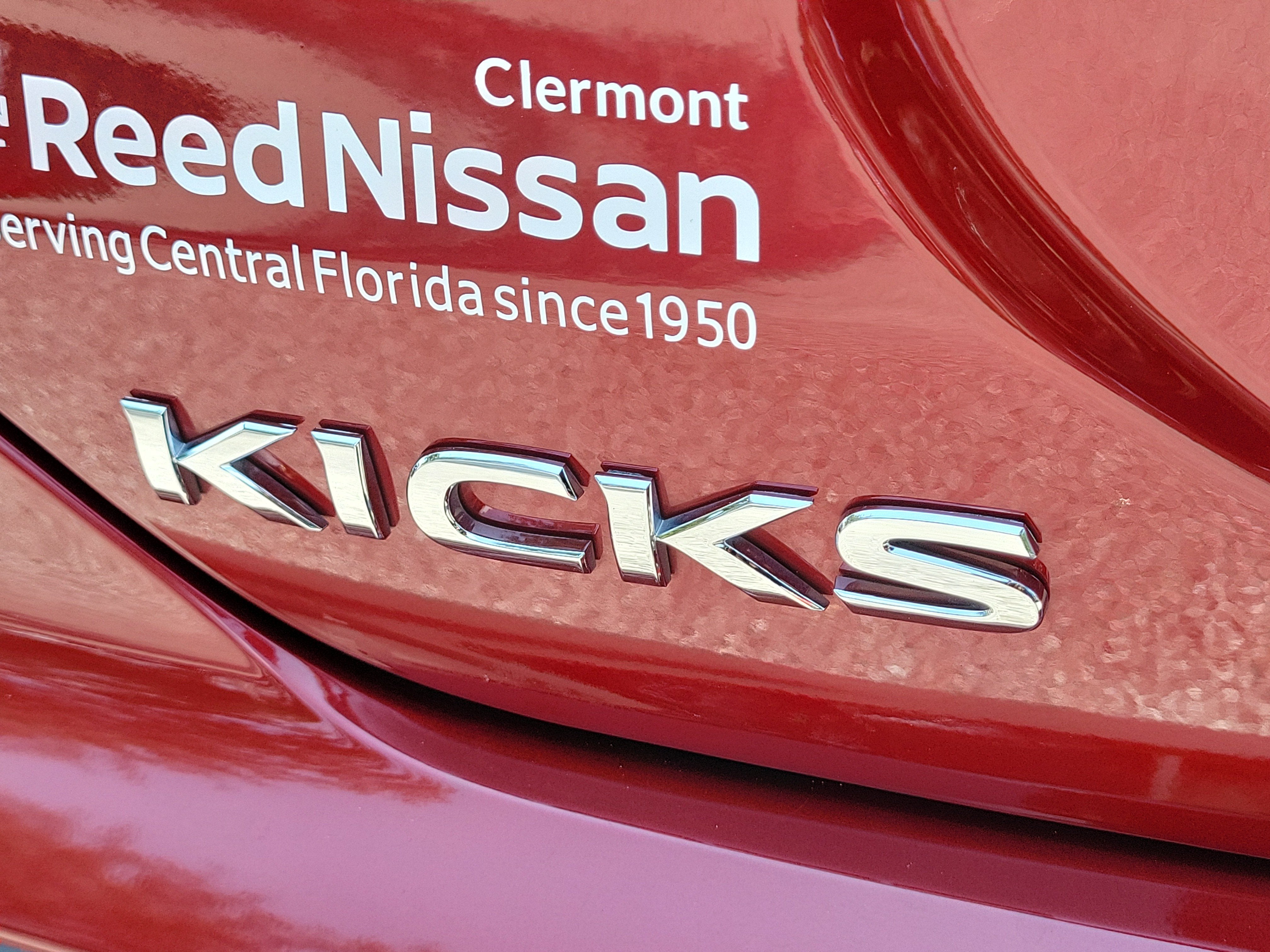 2024 Nissan Kicks SR