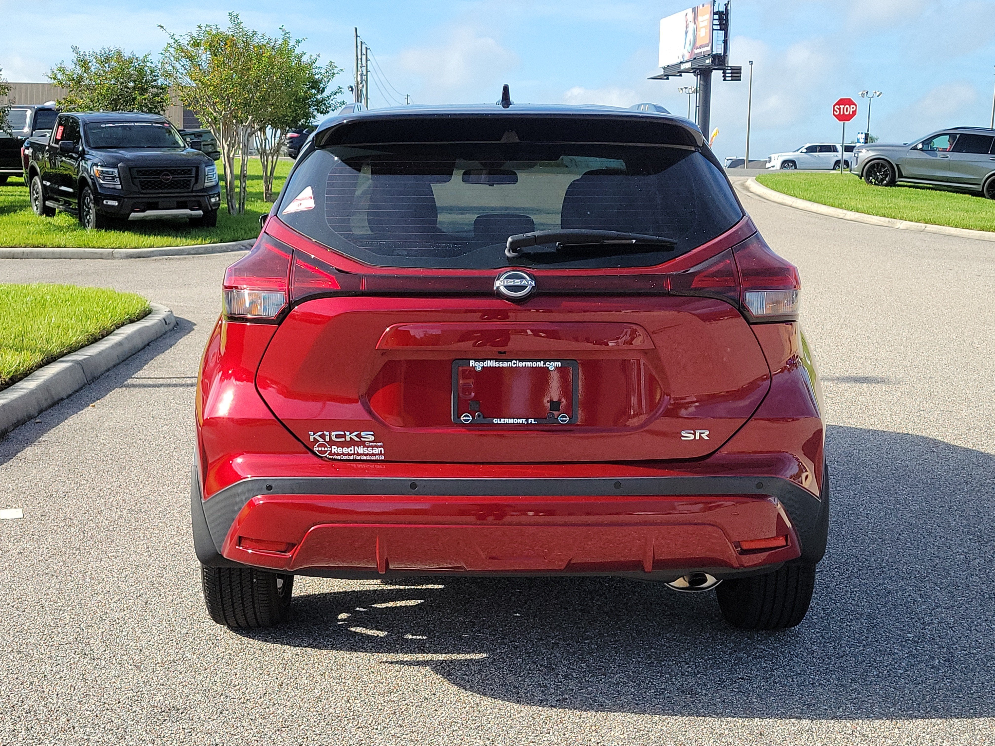 2023 Nissan Kicks SR