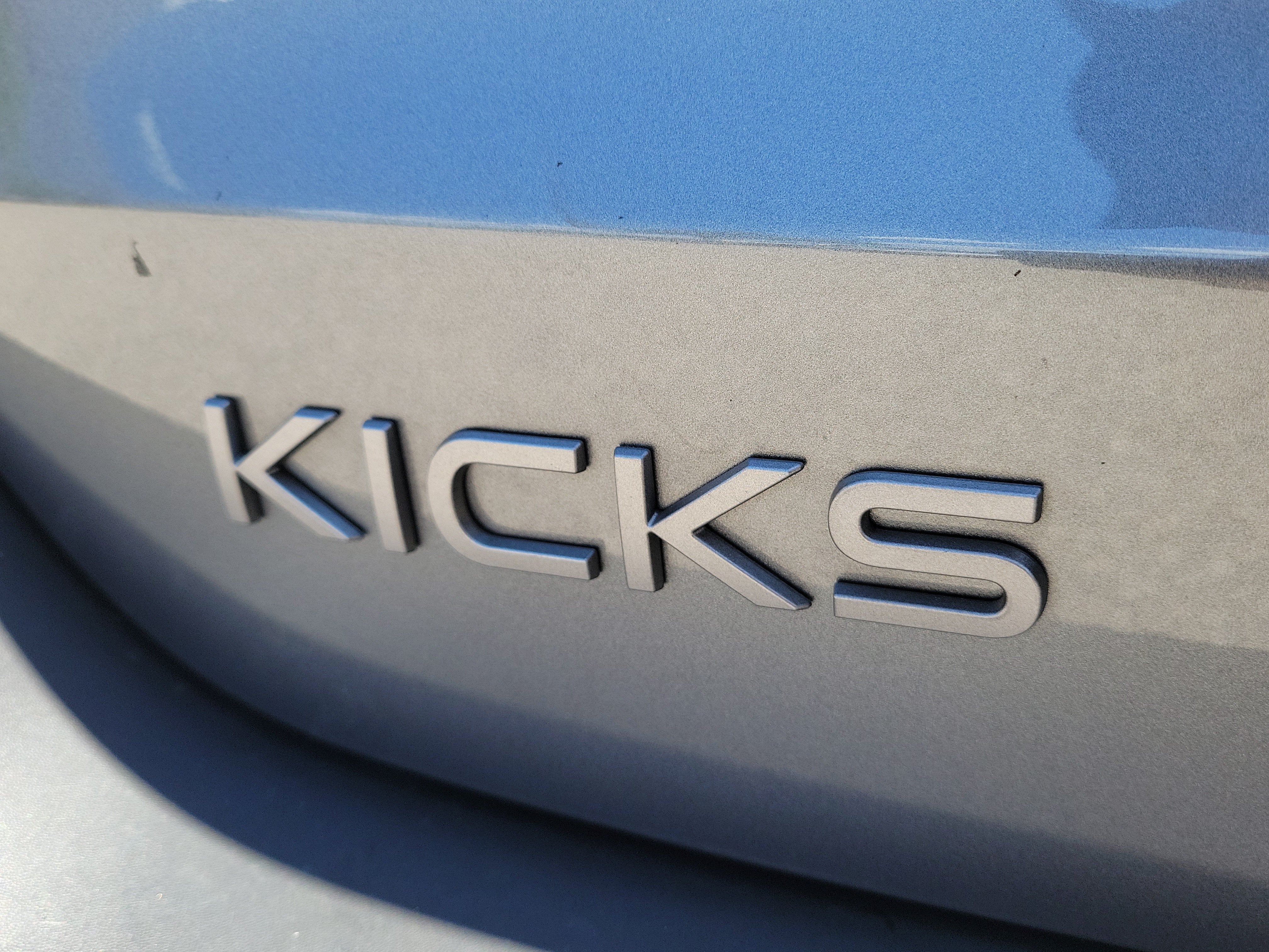 2025 Nissan Kicks S