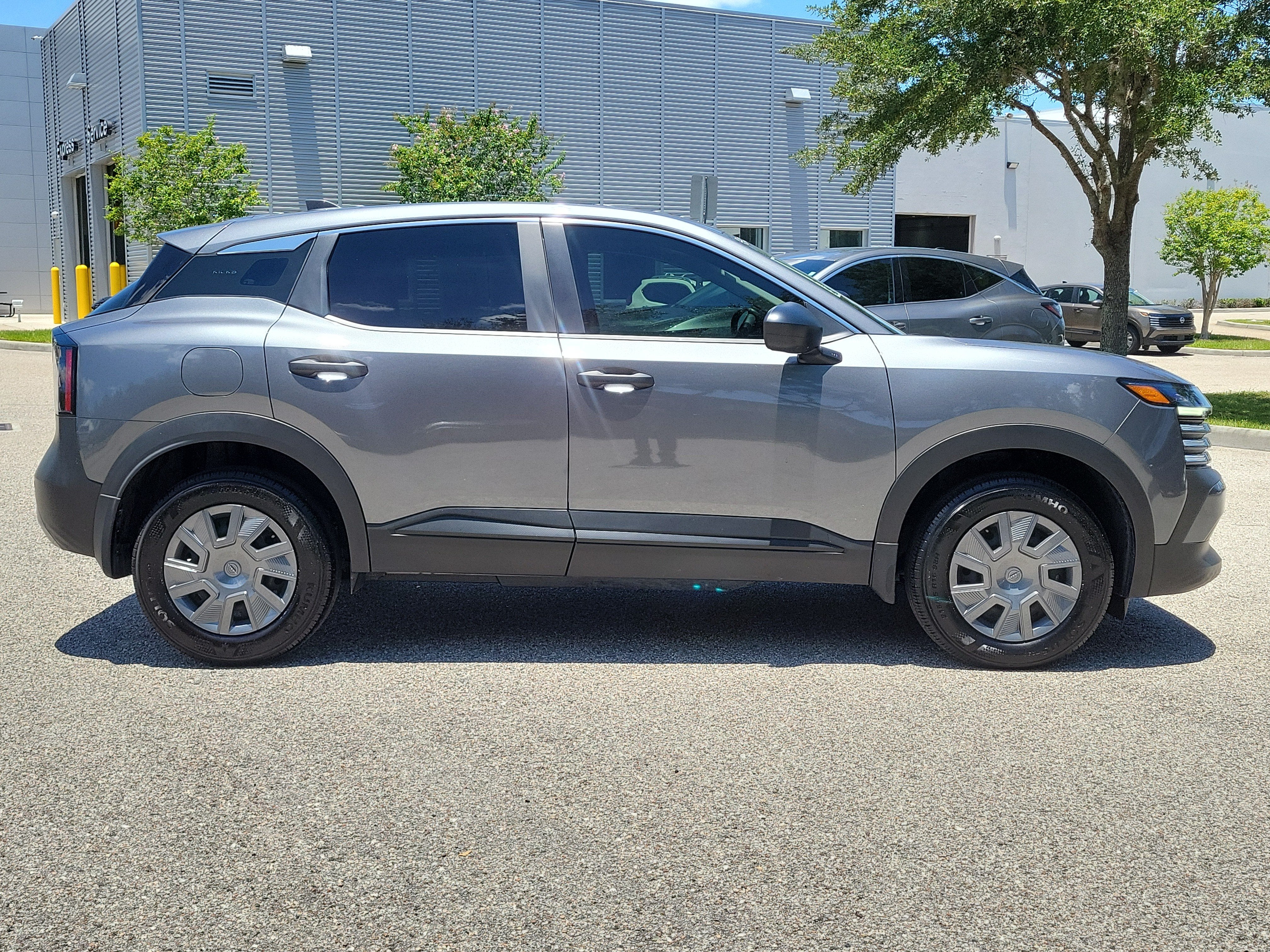 2025 Nissan Kicks S