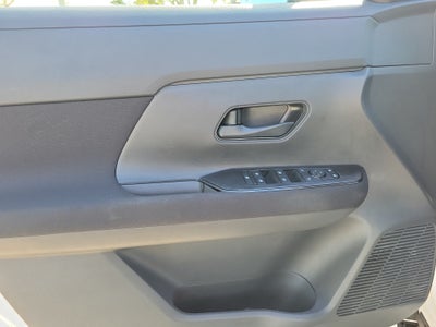 2025 Nissan Kicks S