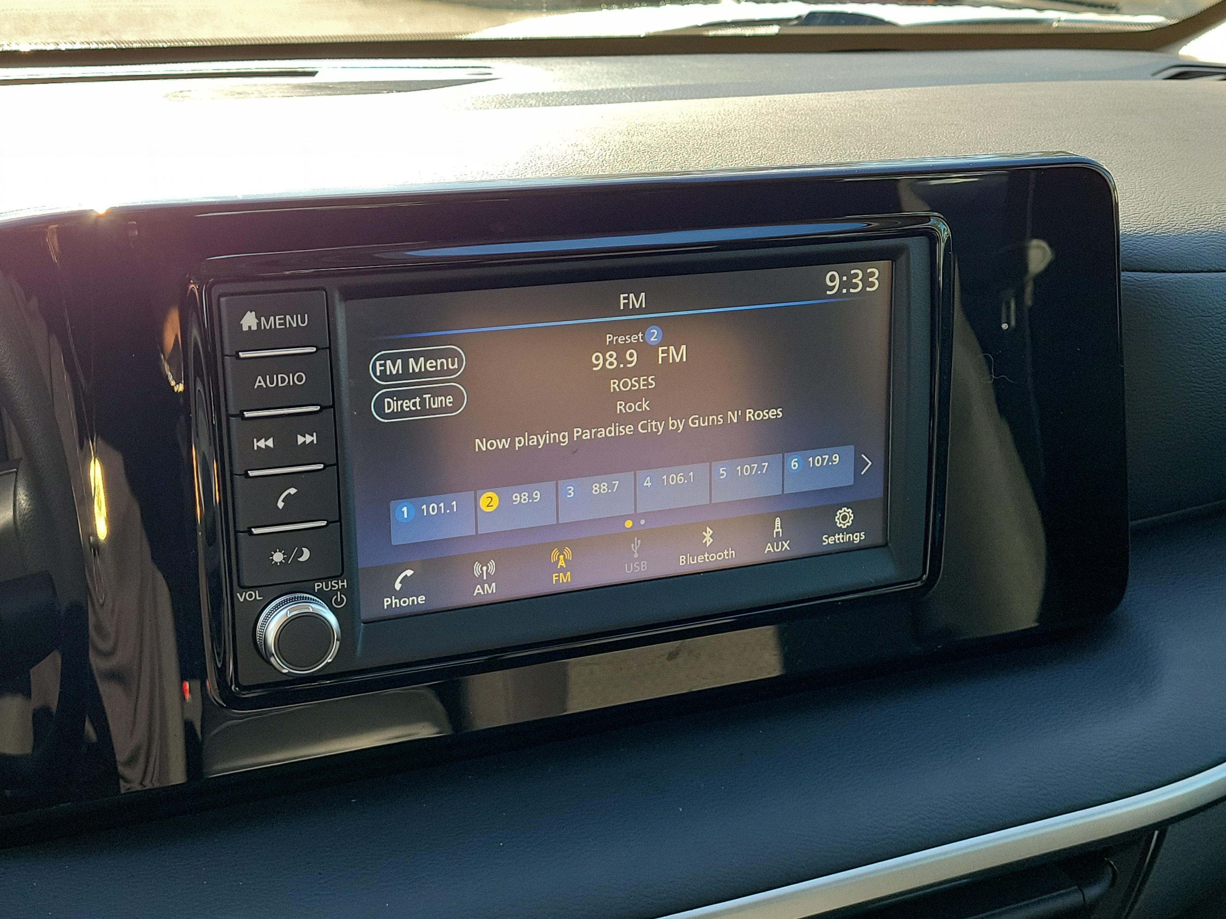 2025 Nissan Kicks S