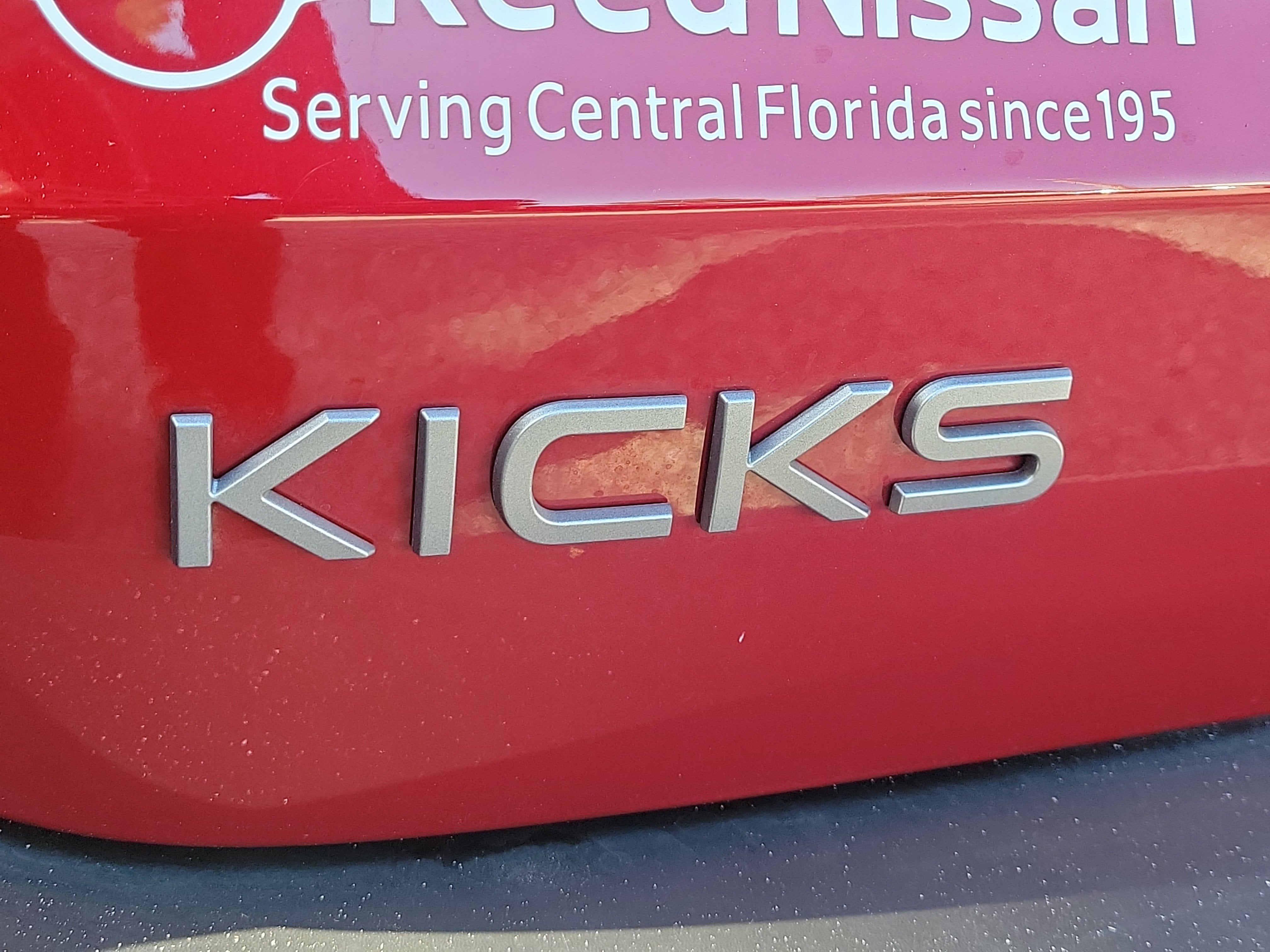 2025 Nissan Kicks SV