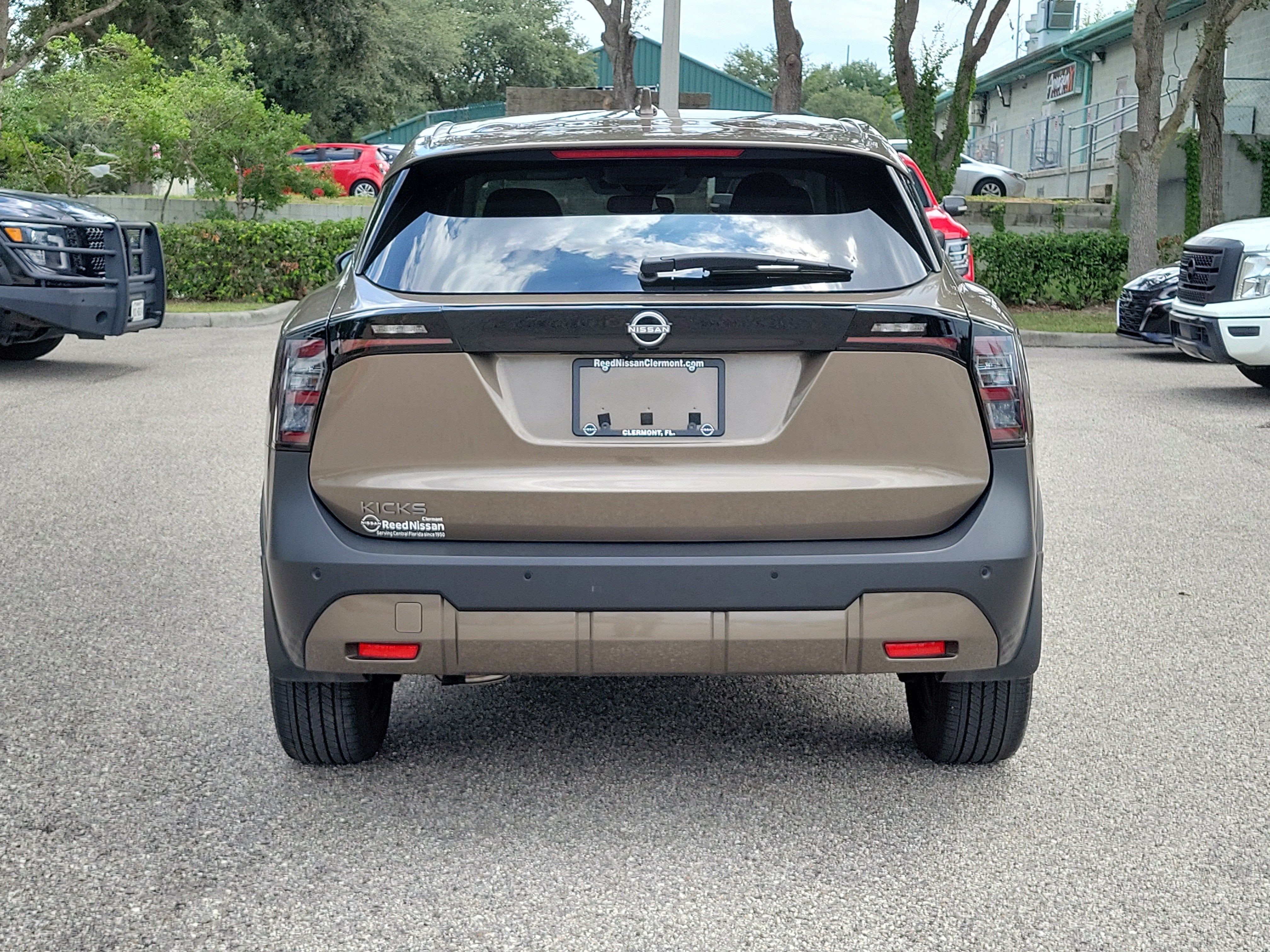 2025 Nissan Kicks SV
