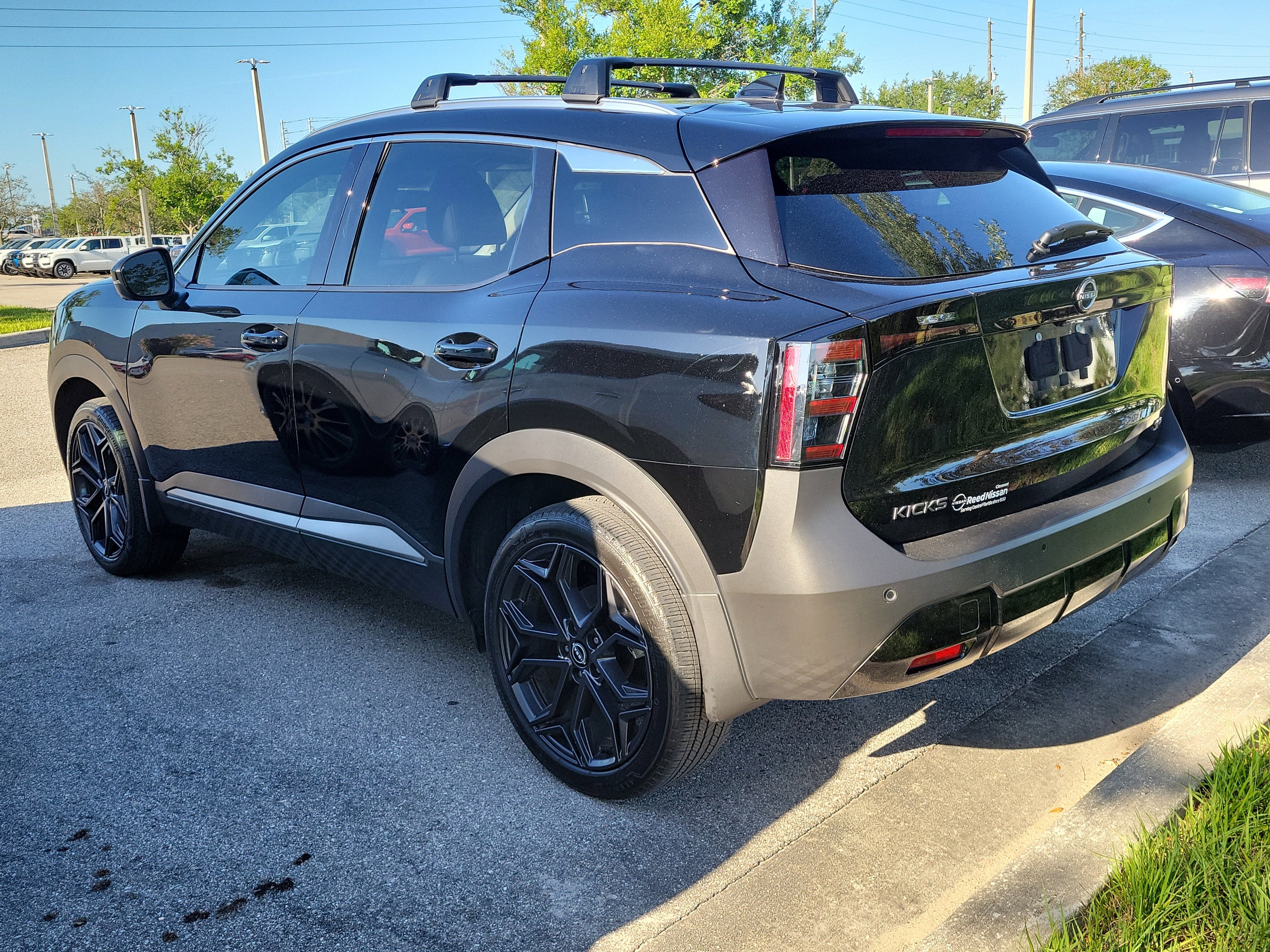 2025 Nissan Kicks SR