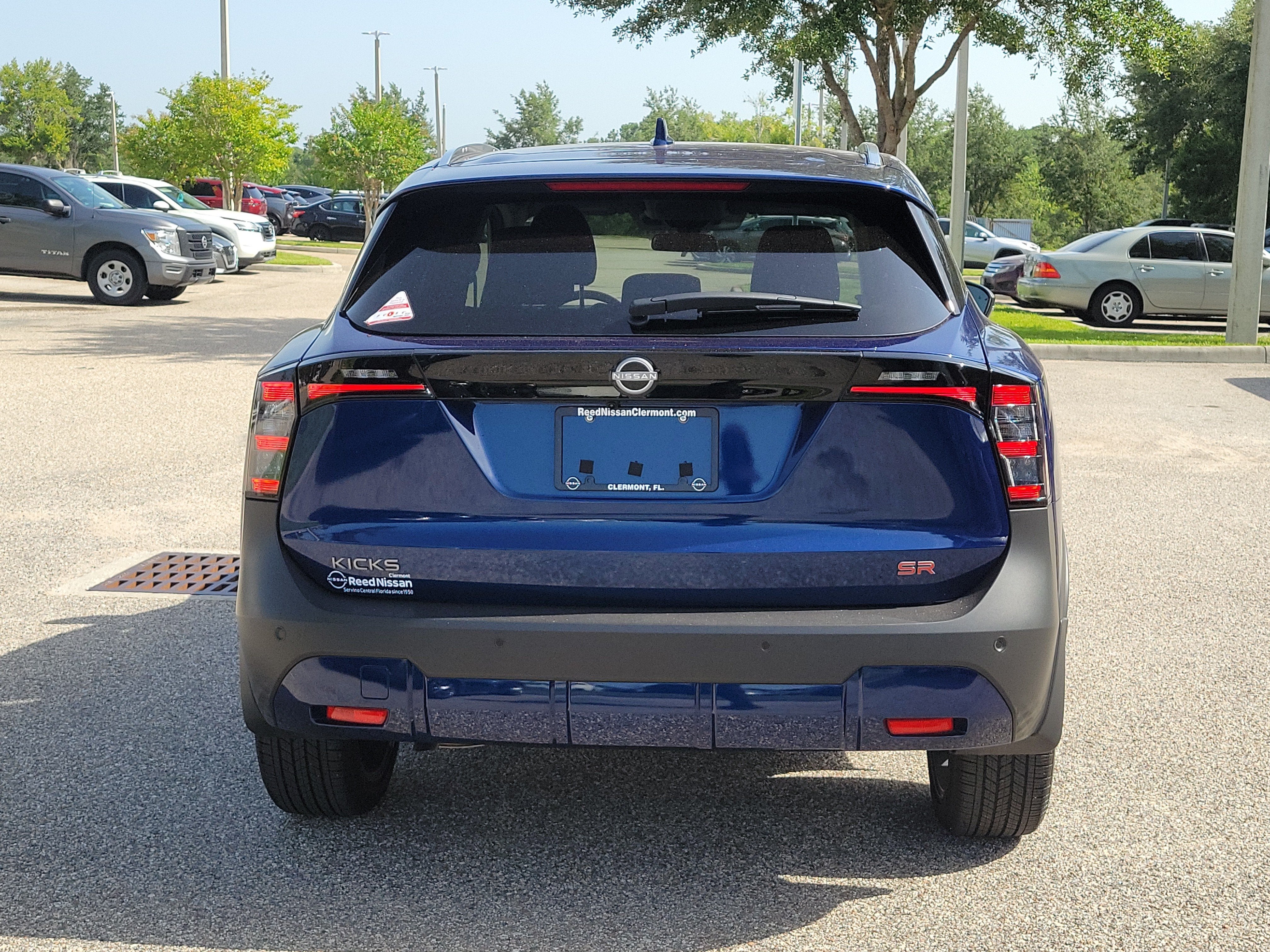2025 Nissan Kicks SR