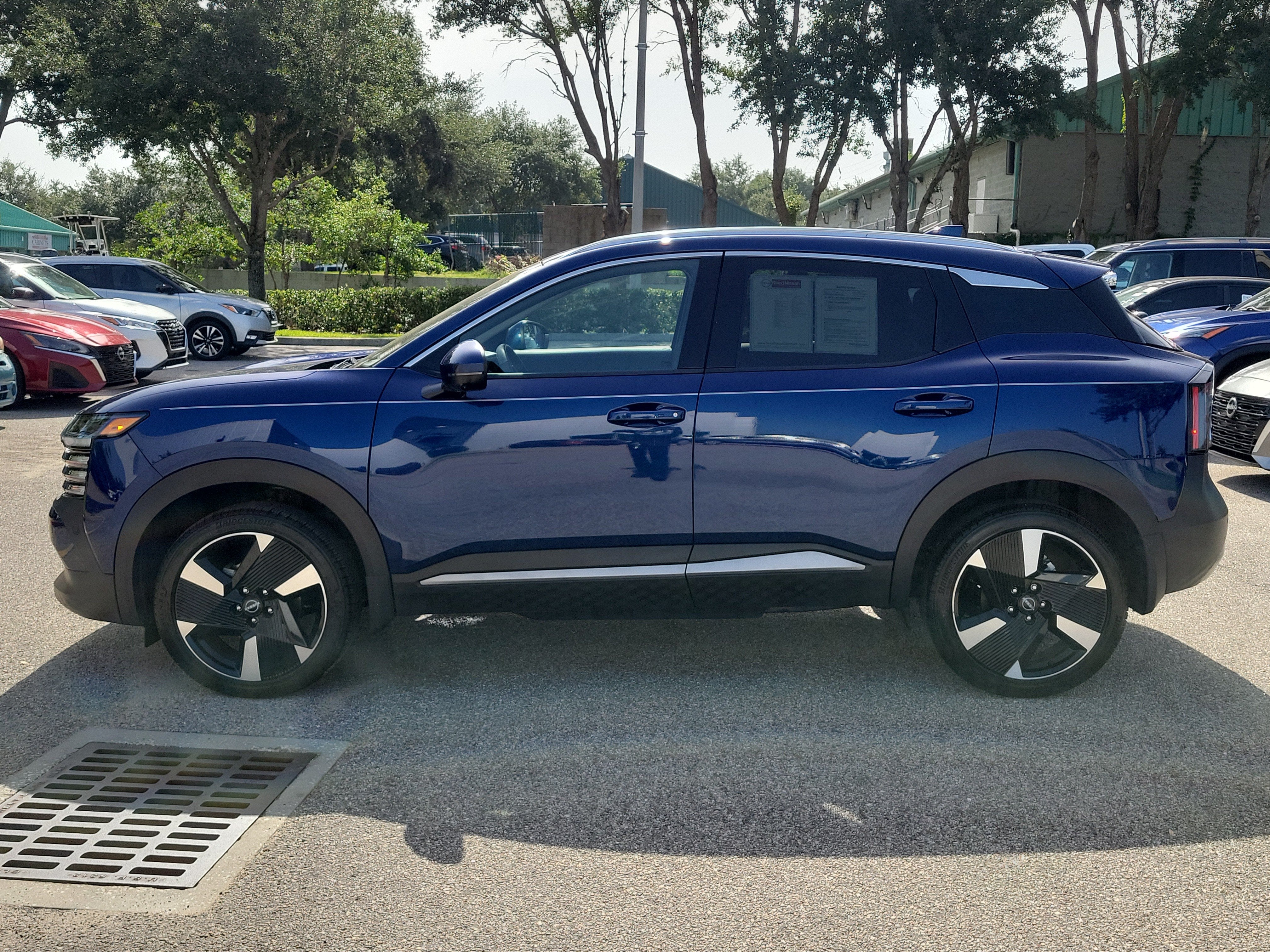 2025 Nissan Kicks SR