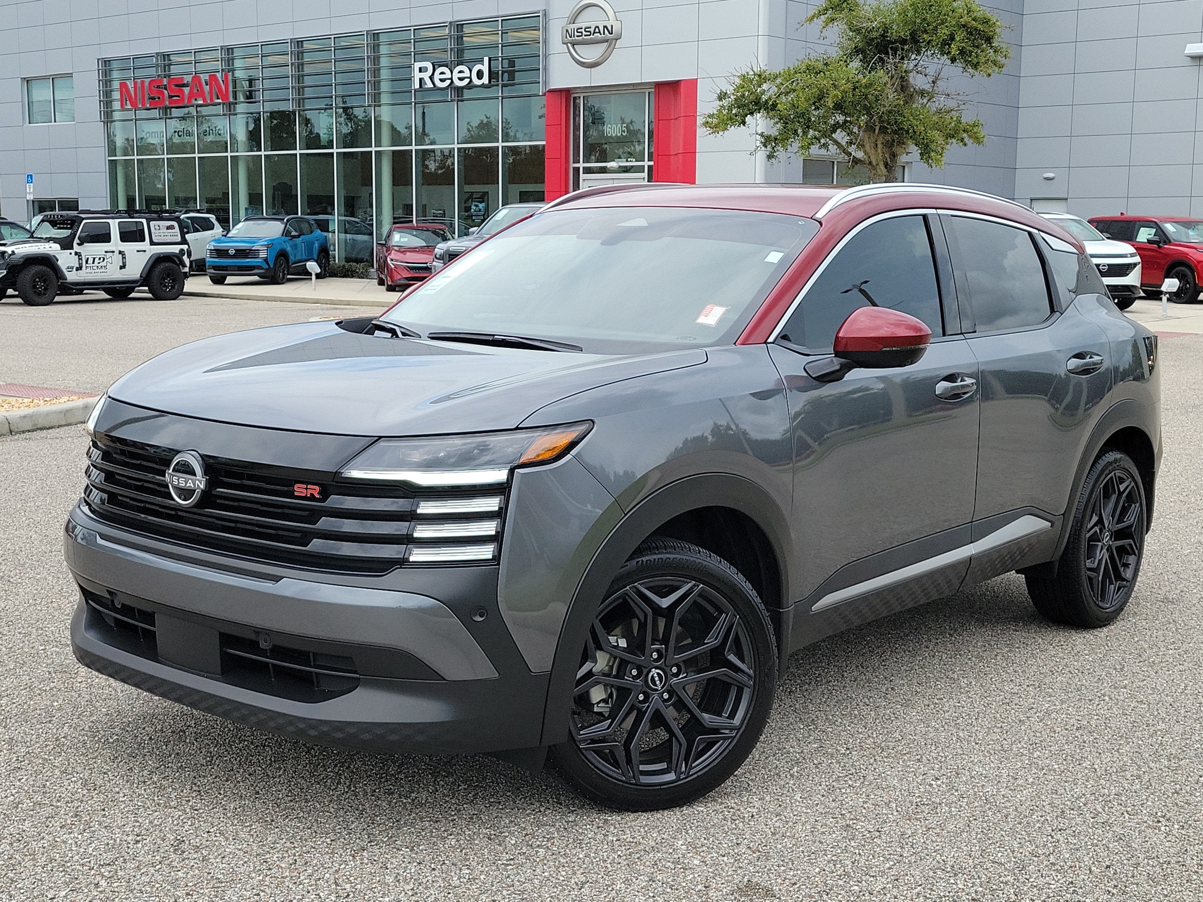 2025 Nissan Kicks SR