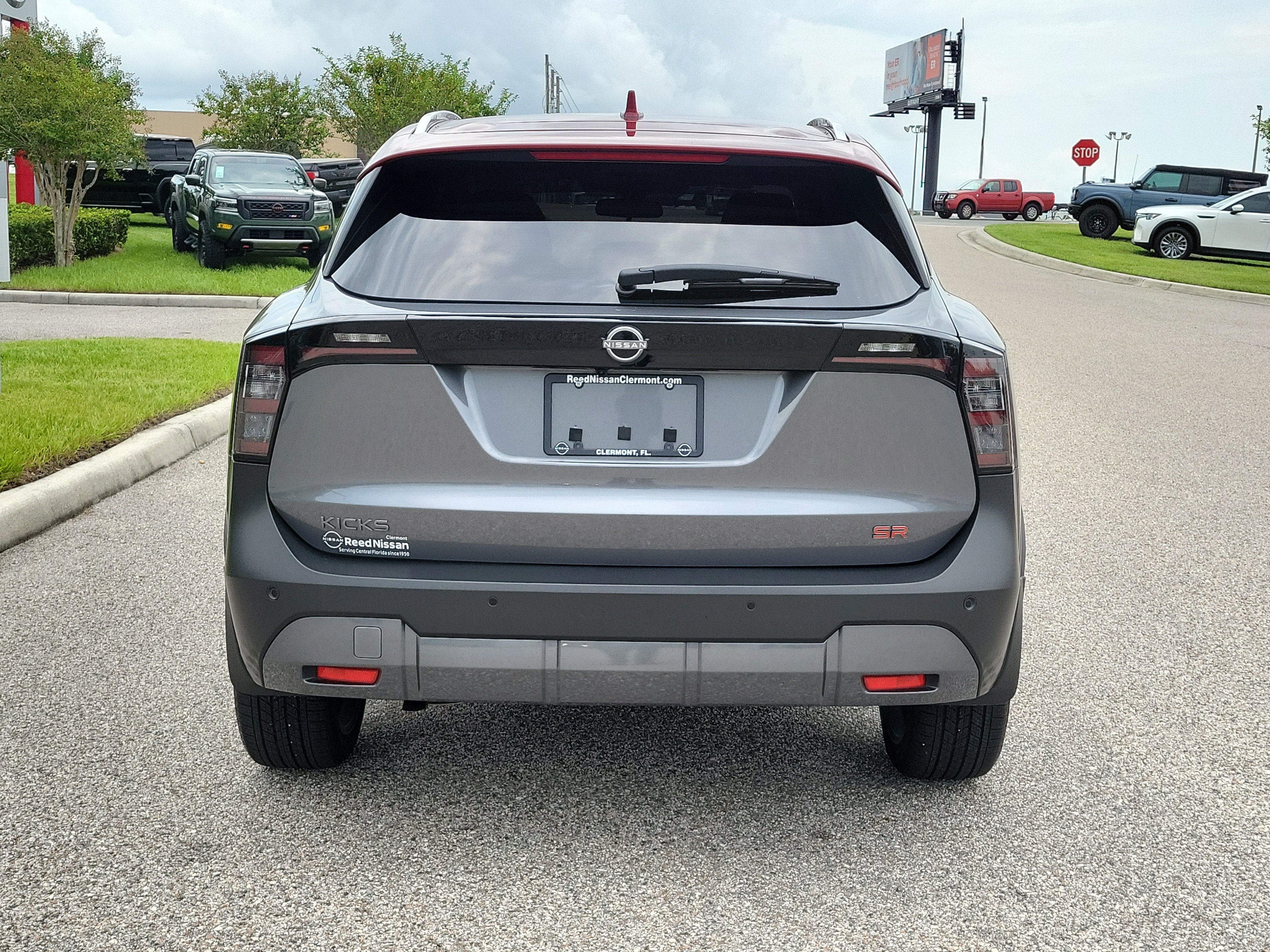 2025 Nissan Kicks SR
