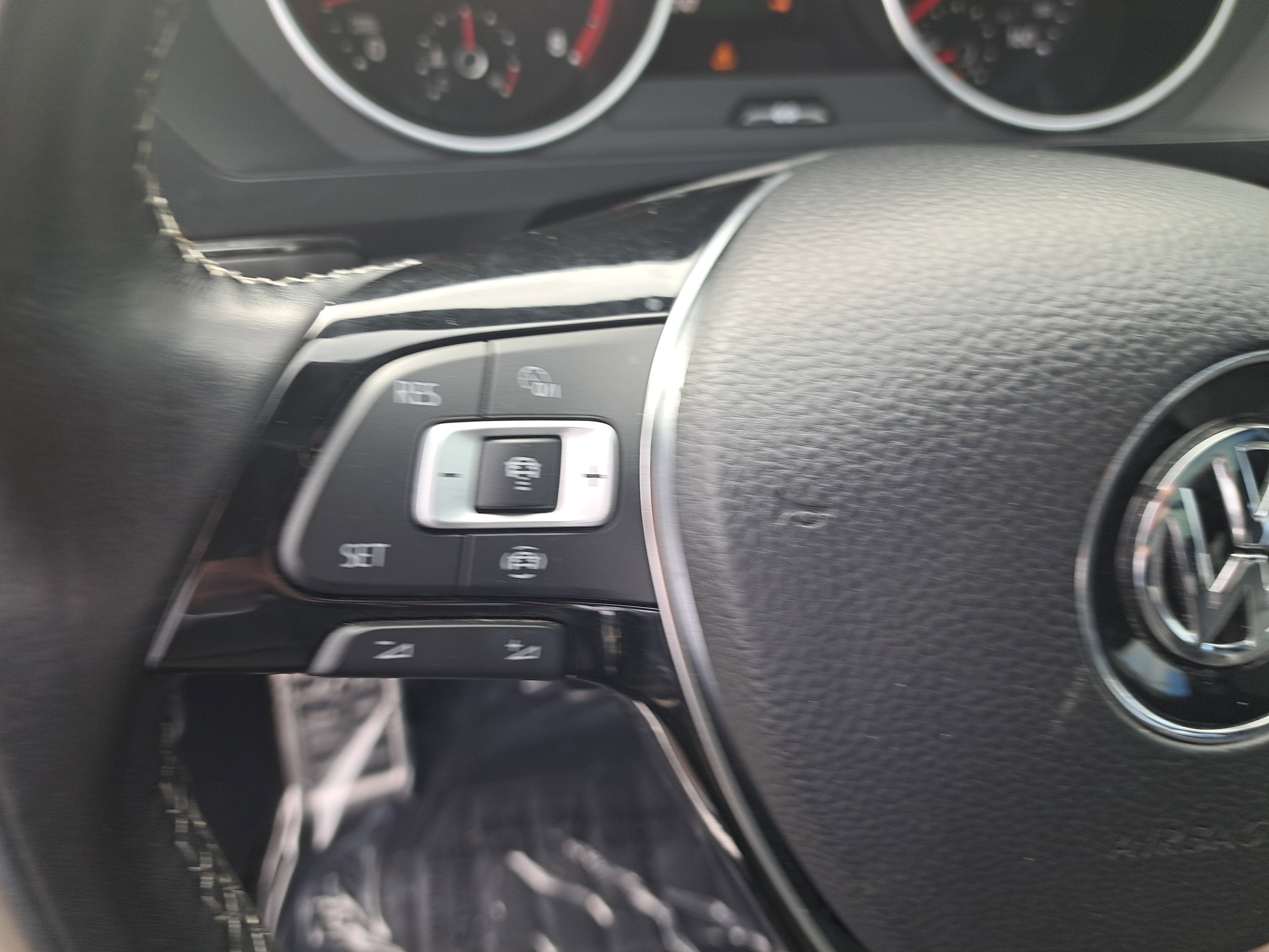 2021 Volkswagen Tiguan SE R-Line Black