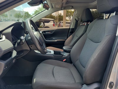 2022 Toyota RAV4 Hybrid XLE