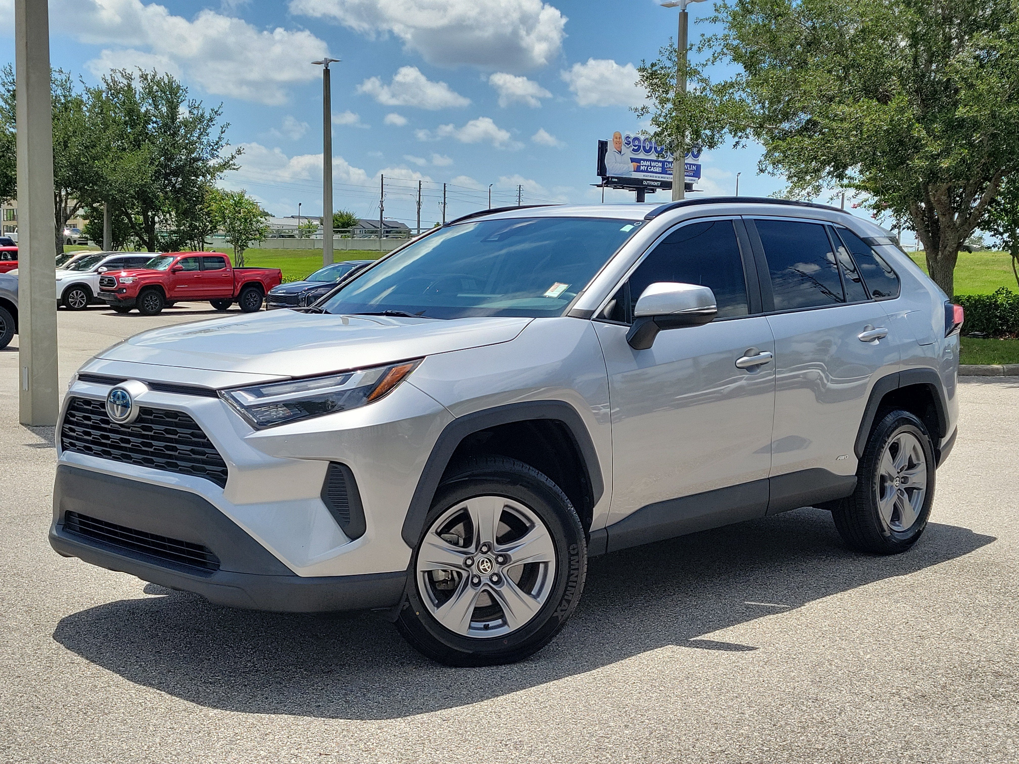 2022 Toyota RAV4 Hybrid XLE