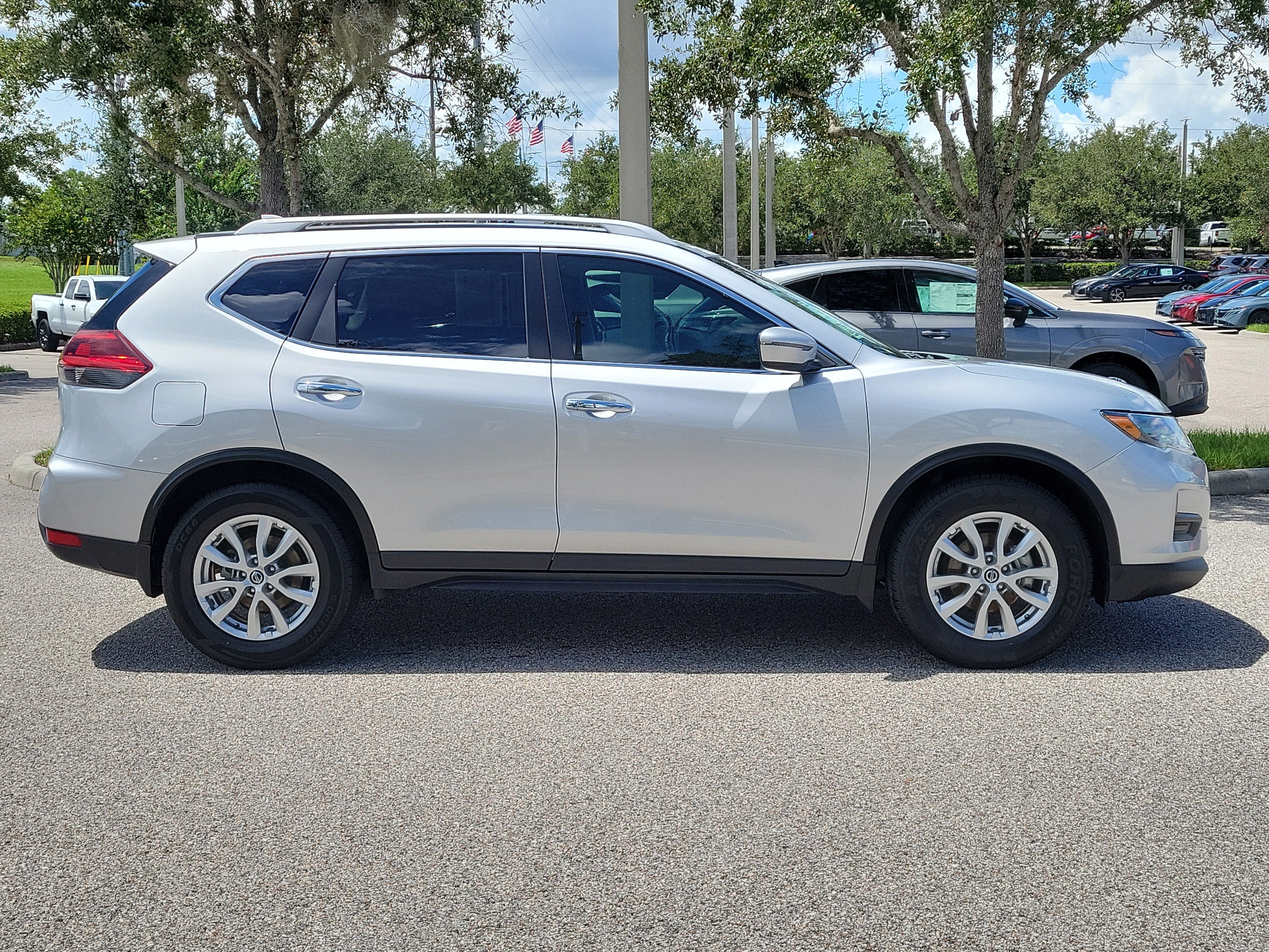 2020 Nissan Rogue SV