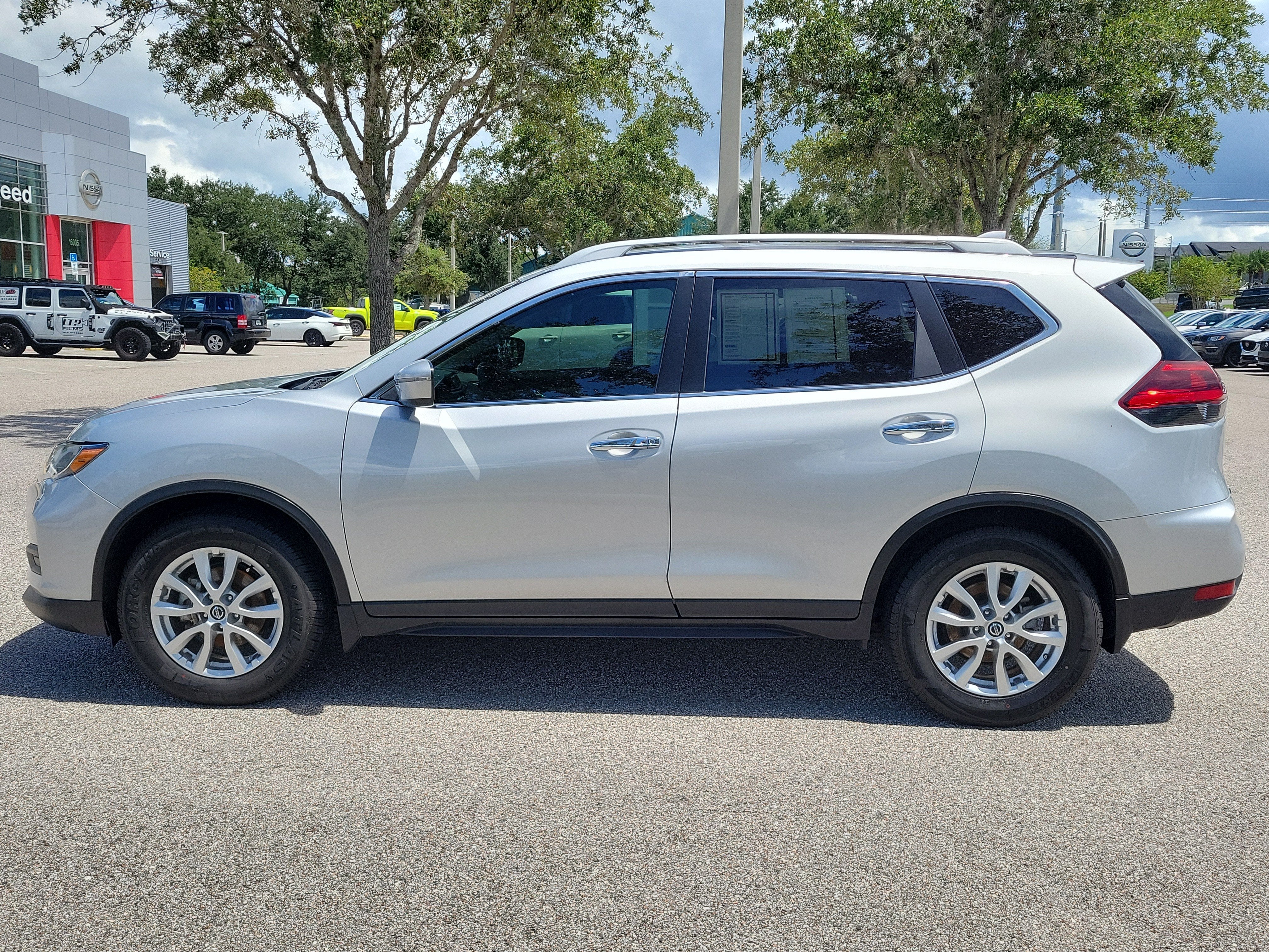 2020 Nissan Rogue SV